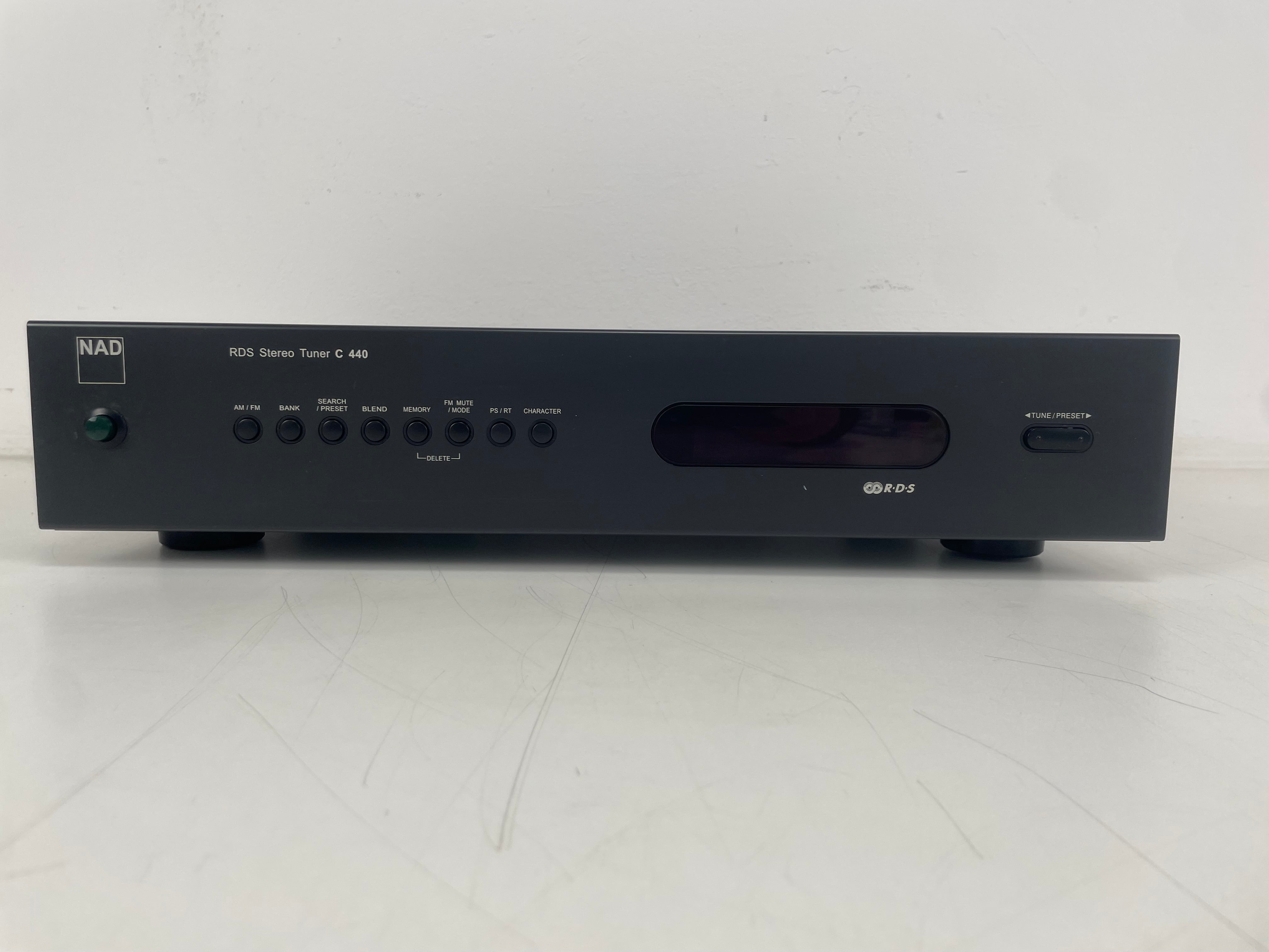 NAD - C440 - RDS Stereo Tuner