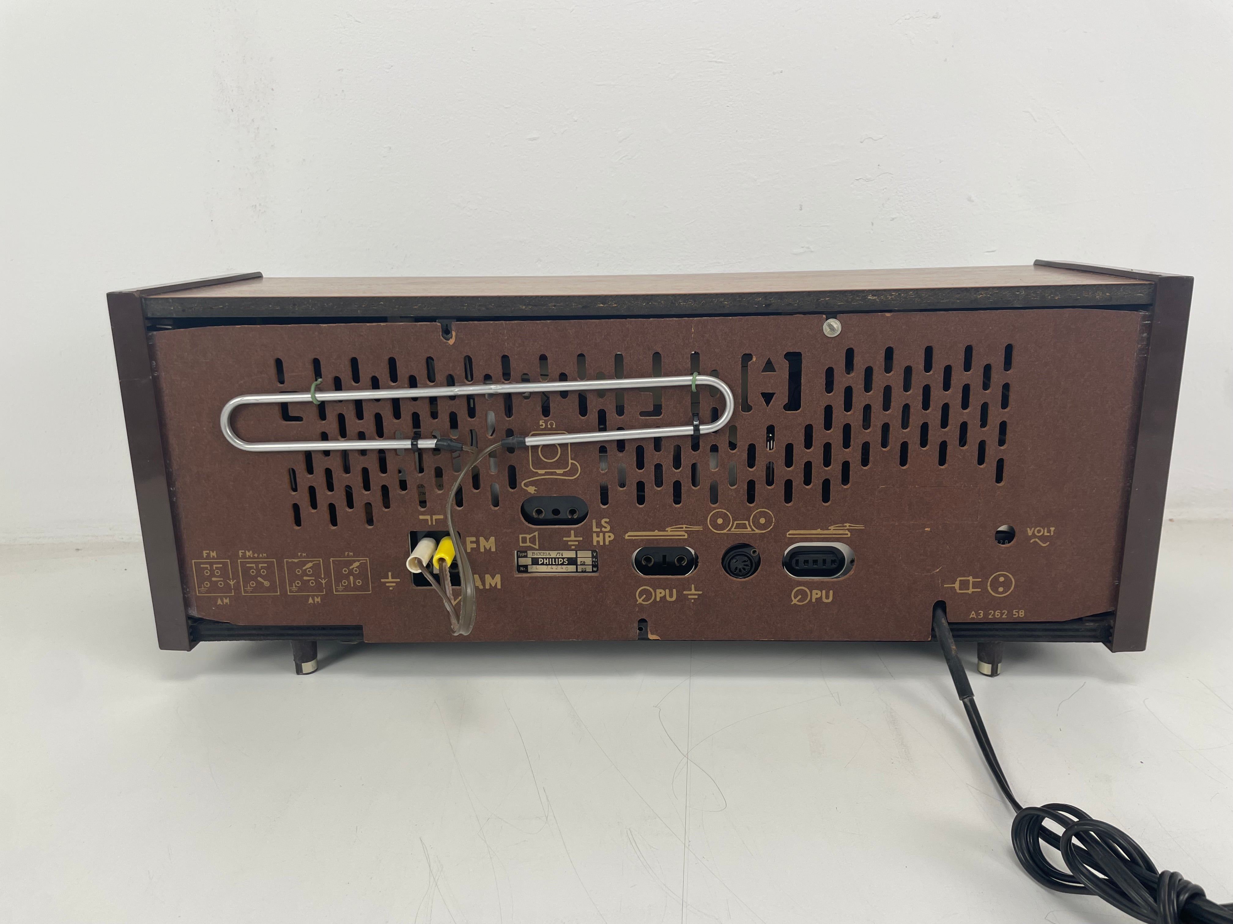 Philips - B4X23A - Tube Radio - Serviced (Repaired)