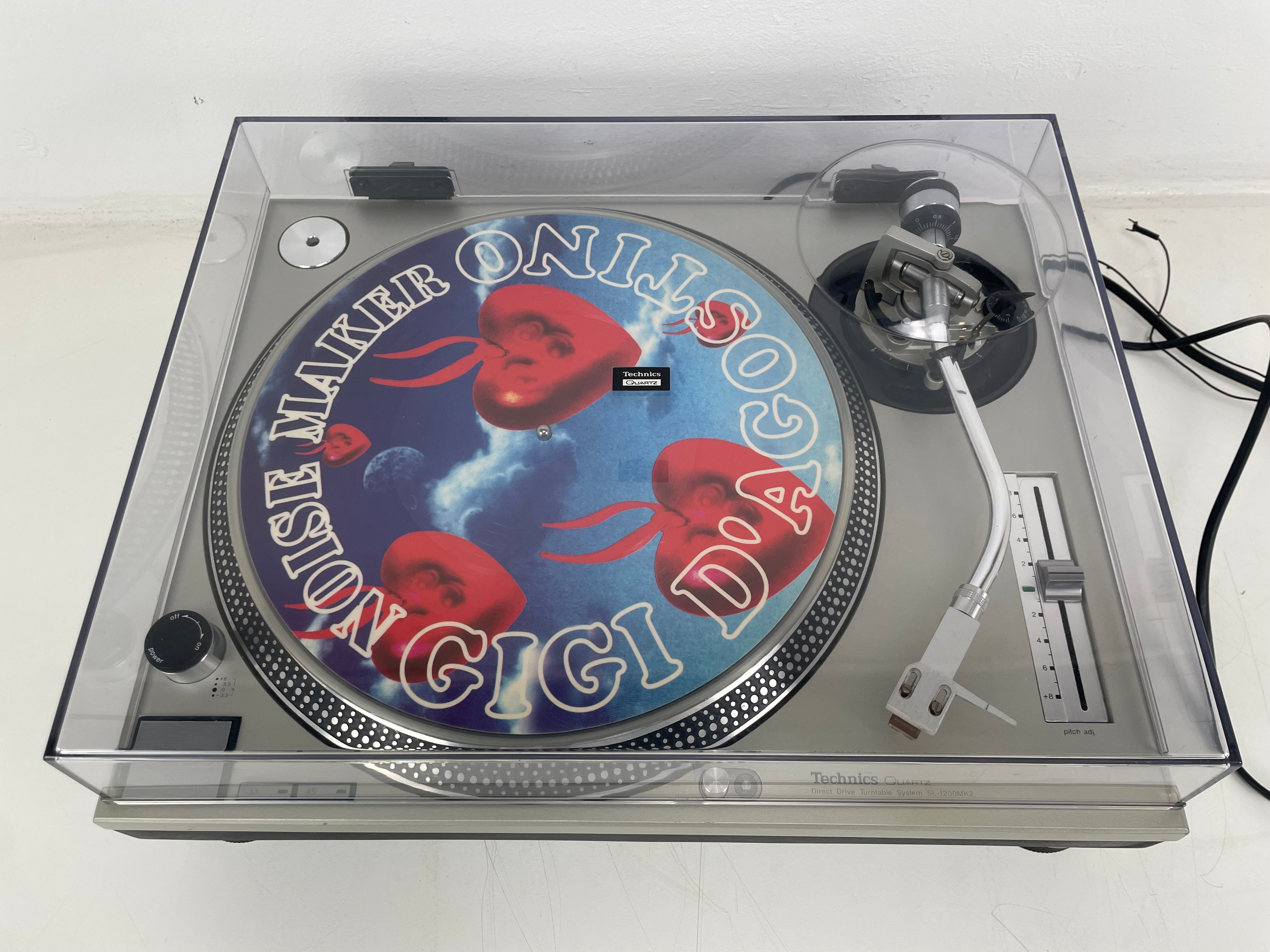 Technics - SL1200 MK2 - Direct-Drive - Original Dustcover -  Shure Encore Me 70B Stylus - Serviced (Repaired)