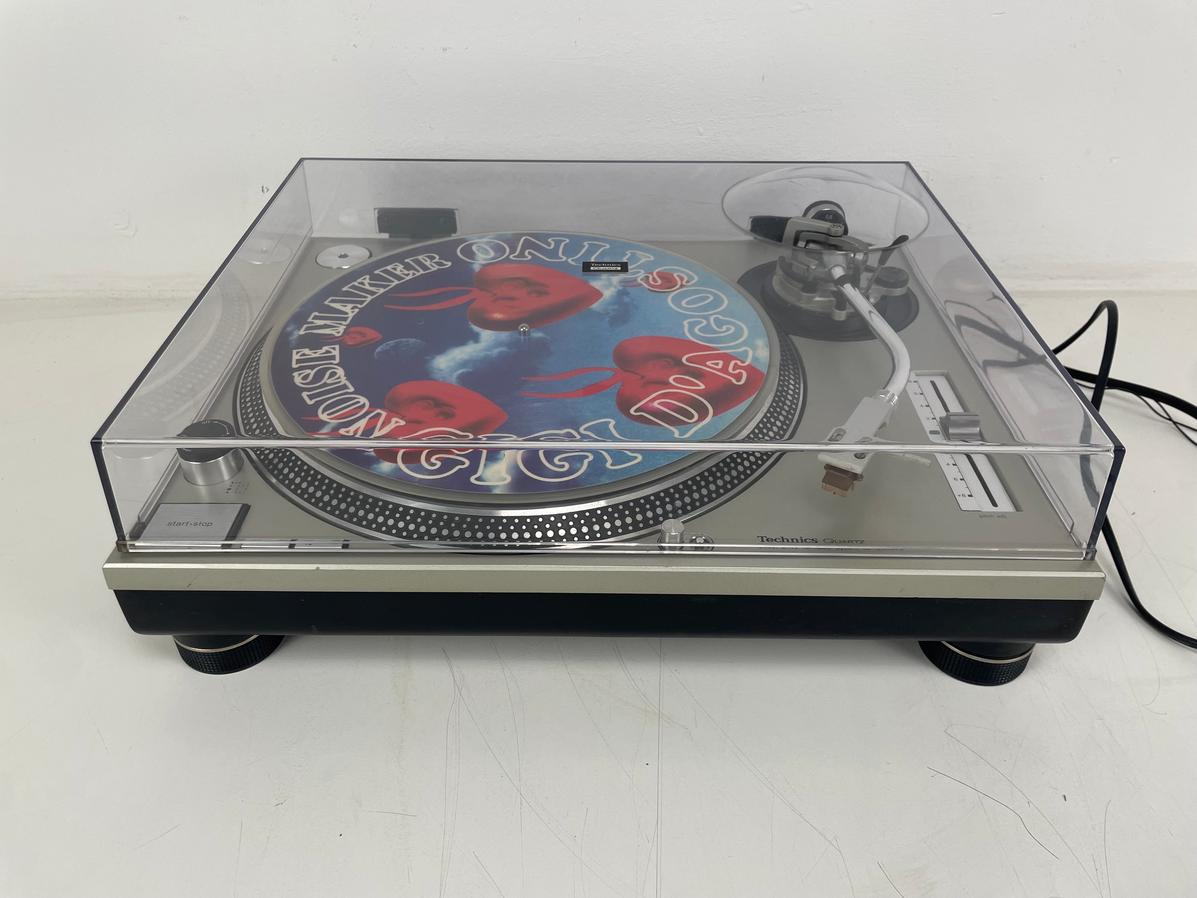 Technics - SL1200 MK2 - Direct-Drive - Original Dustcover -  Shure Encore Me 70B Stylus - Serviced (Repaired)