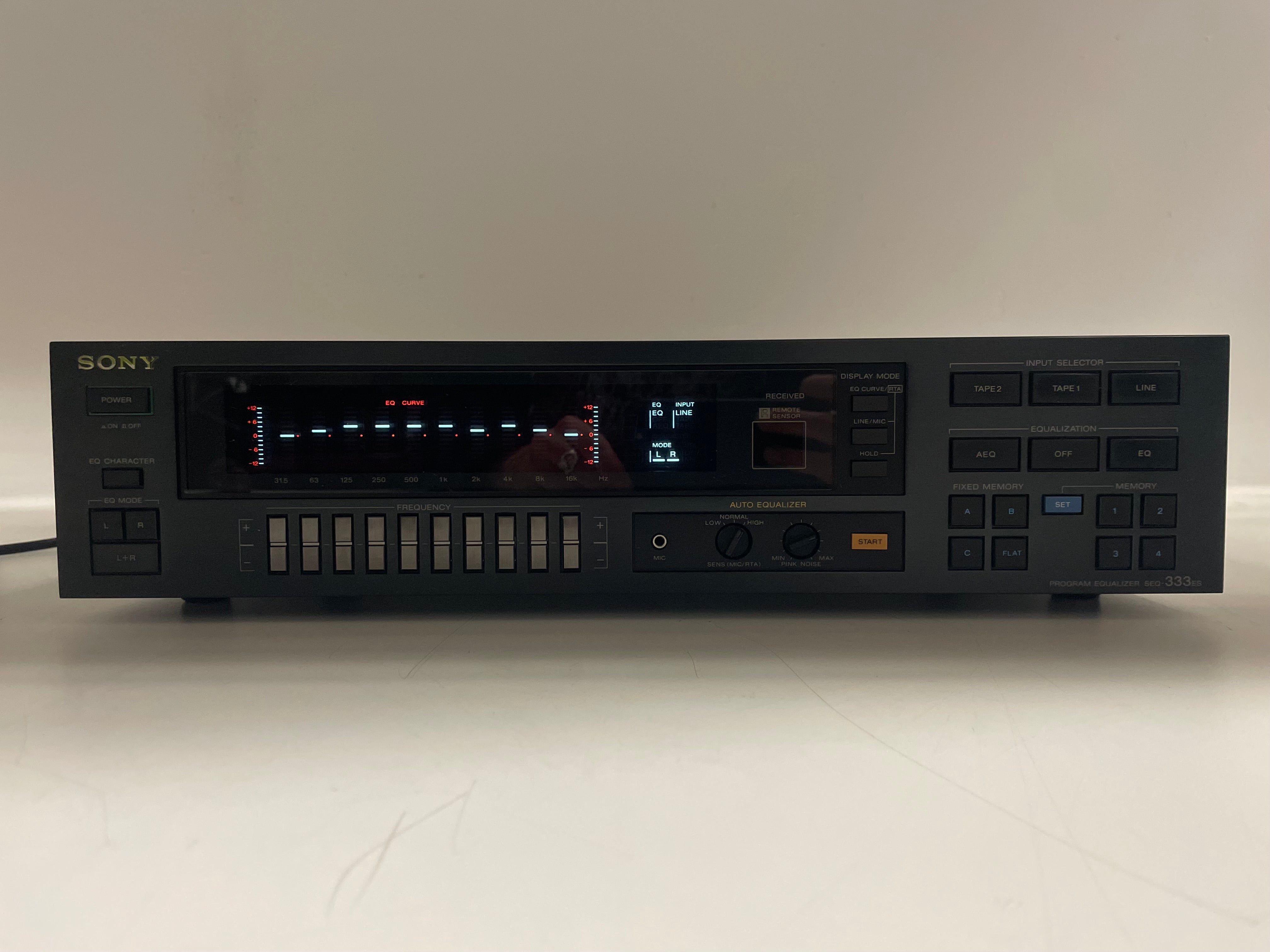 Sony SEQ-333ES - Programma-equalizer - Inclusief originele batterijen en afstandsbediening