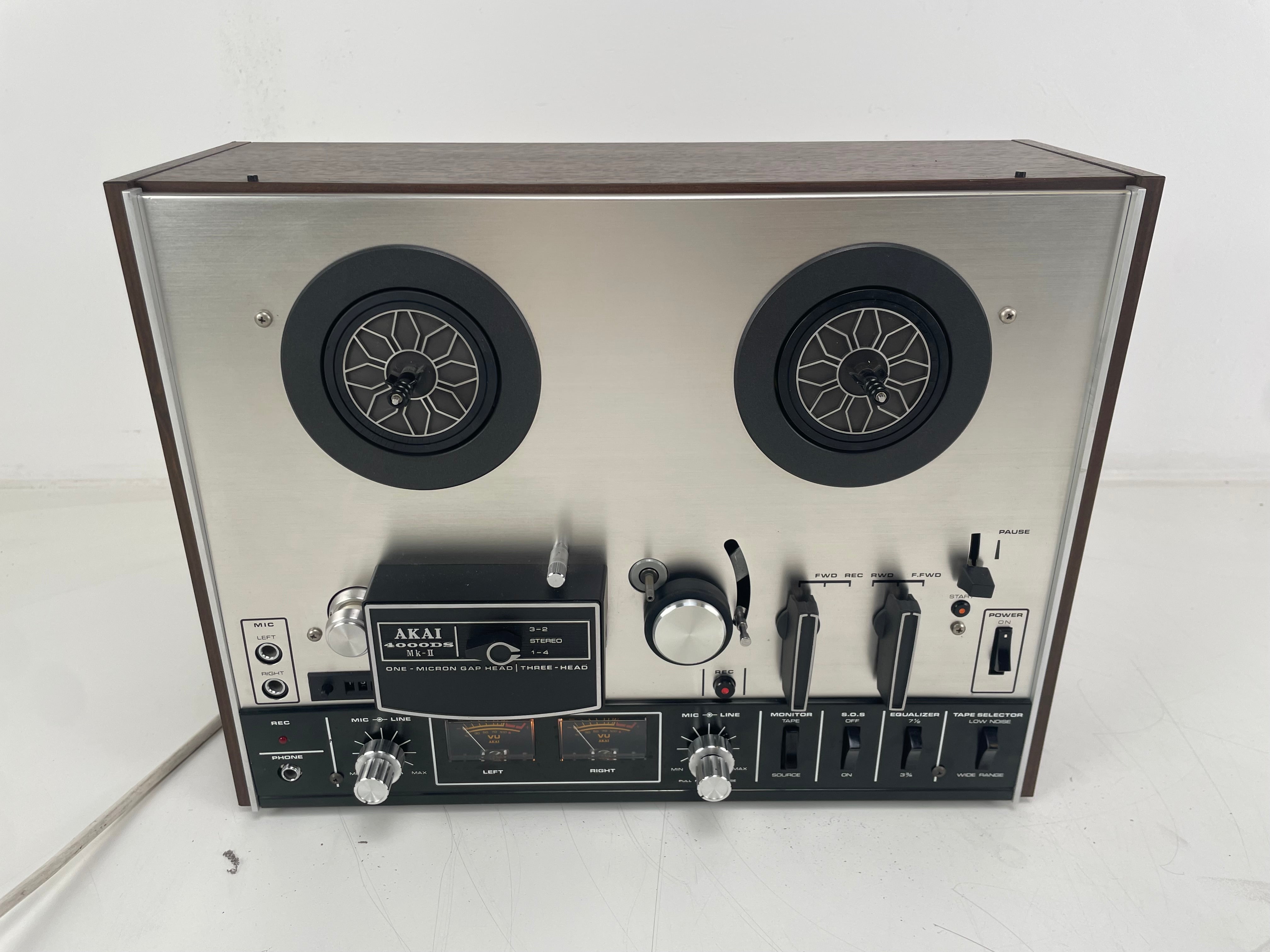 Akai - 4000DS MK2 - 18CM Reel-to-Reel Recorder - 3-Head - Serviced (Repaired/New Belts)