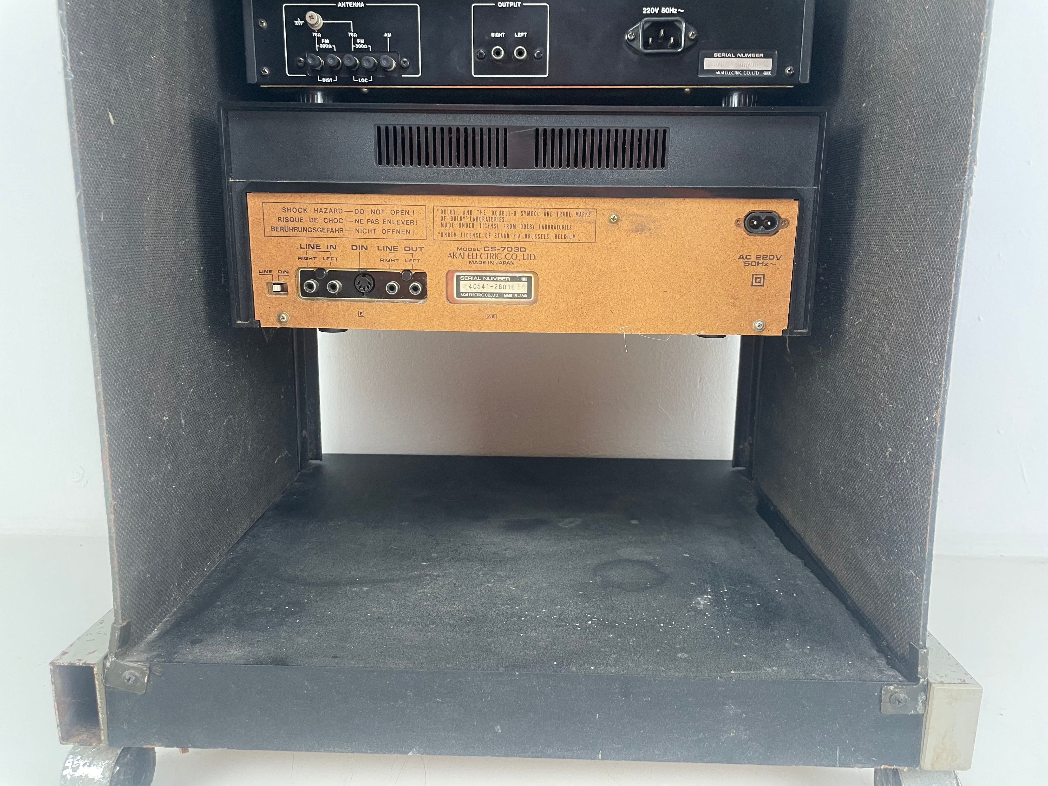 AKAI - AM-2250 / AT-2250 / CS-703D in origineel AKAI-rack