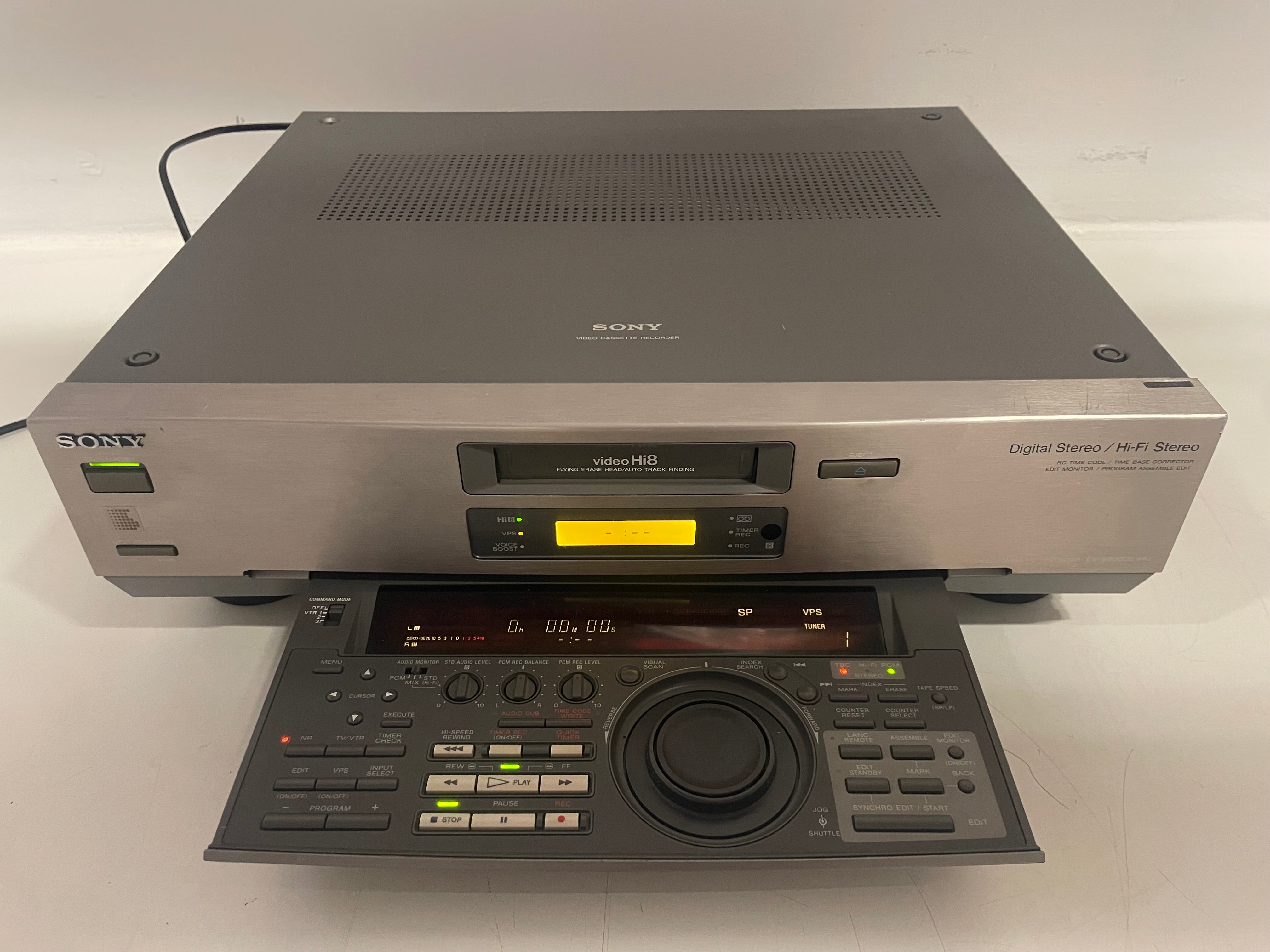 Sony - EV-S9000E PAL - Video HI8 - Video Recorder - Serviced