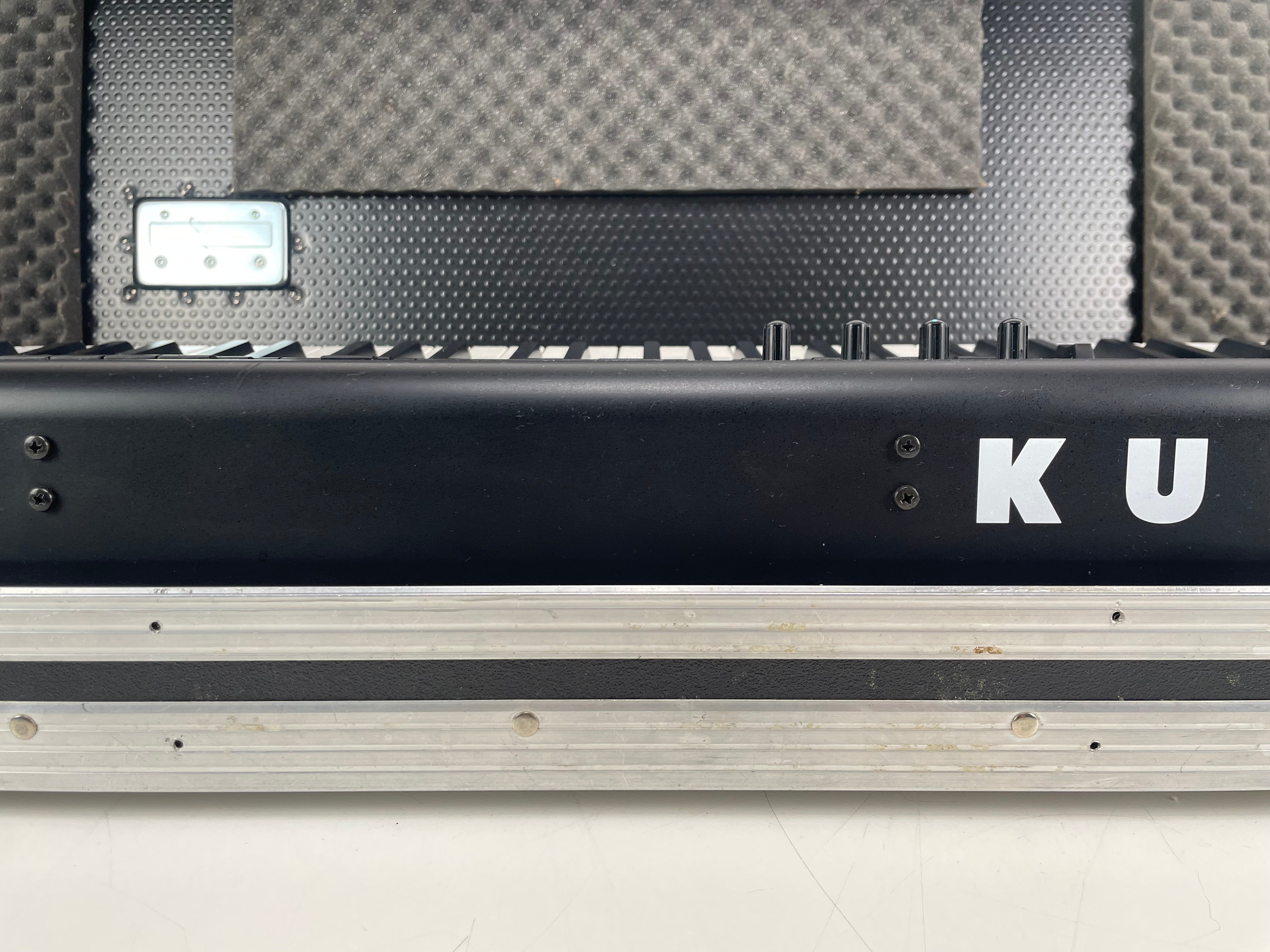 Kurzweil PC1X – Performance Controller Keyboard – Inc. Flight Case/AC-Adapter – As Is (Screen Issue)