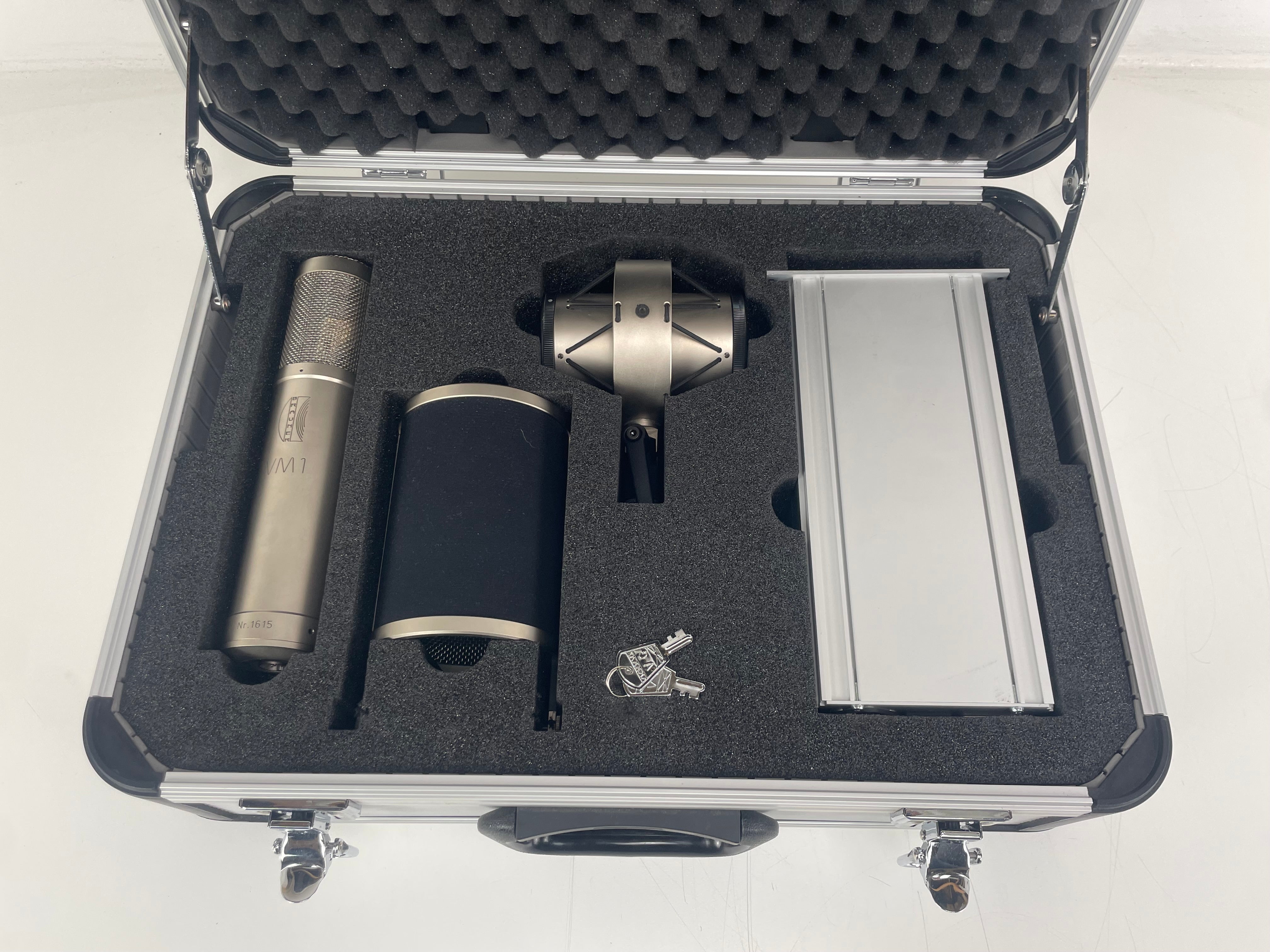 Brauner - VM-1 - Tube Microphone - Mint - Inc. Accesoires/Cables/Manual/PSU