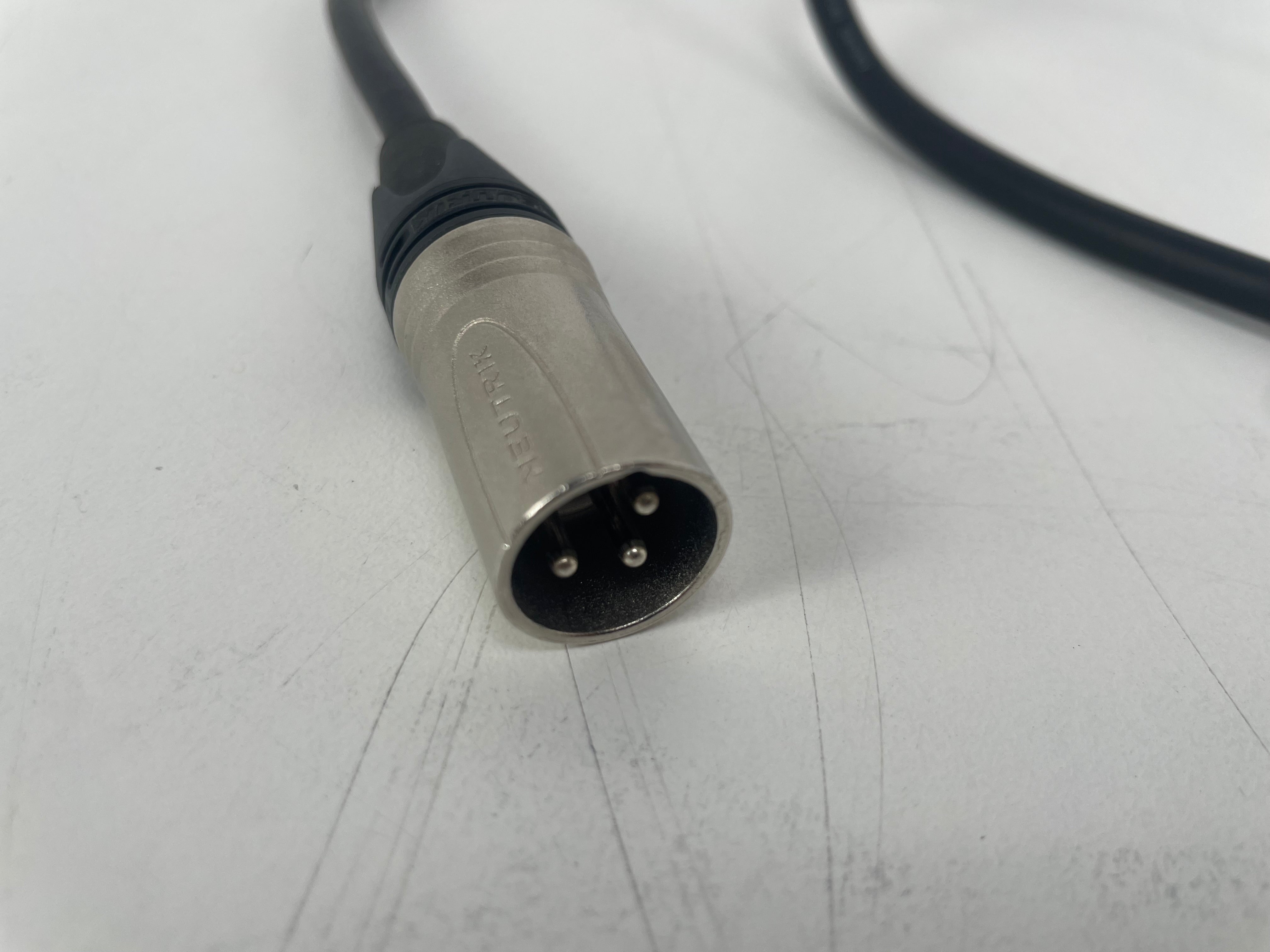 AKG - D19C - Cardioid Dynamic Microphone - 30 to 16,000 Hz - 200 Ohms - Inc. Mount/Cable