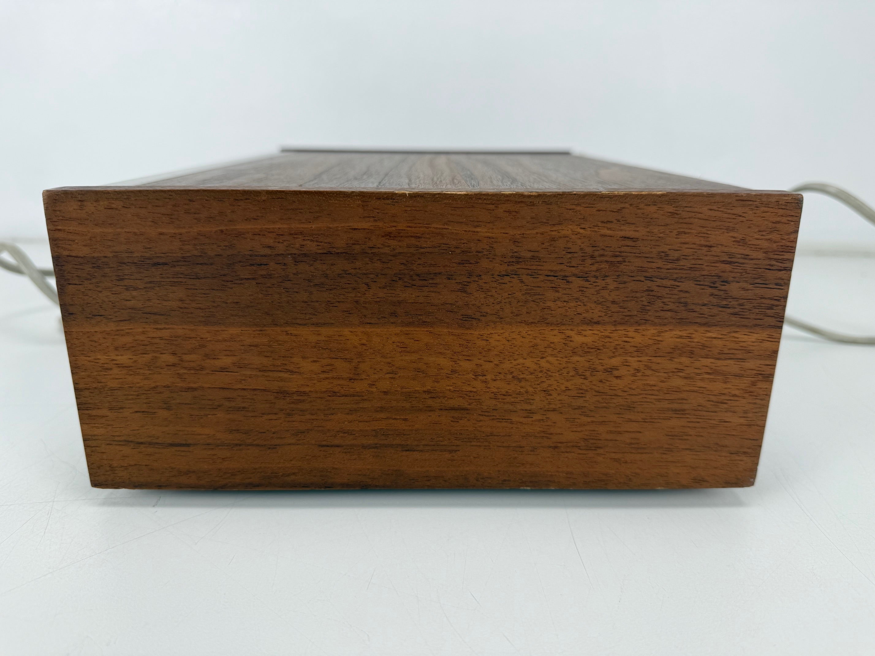 Roelofs RT-2200 AM-FM stereo tuner - Nieuwe schaalverlichting