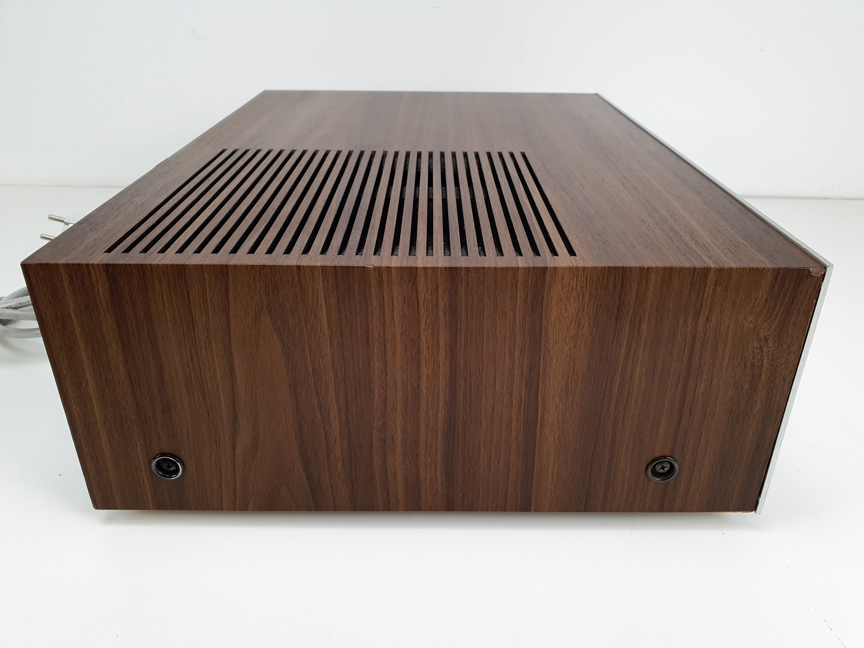 Akai AA-1050 stereo receiver - 35W 4-16Ohm - Volledig werkend