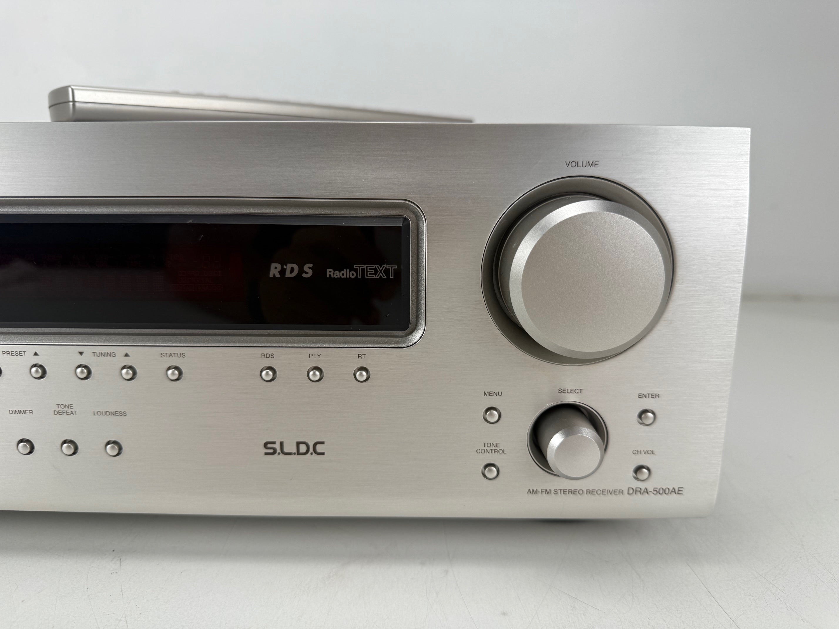 Denon DRA-500AE AM/FM stereo-ontvanger met afstandsbediening