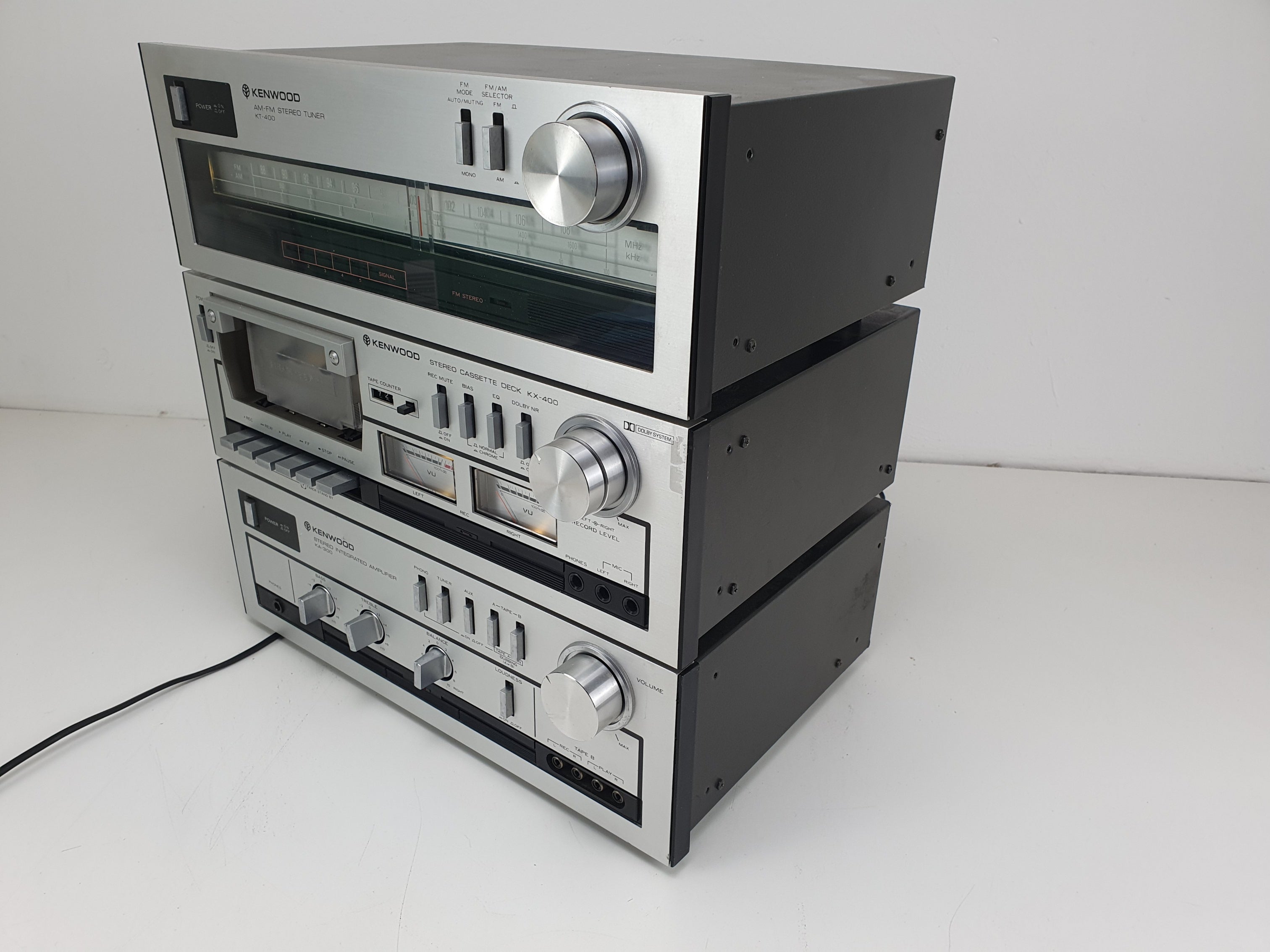 Kenwood KA-300 versterker - KX-400 cassettedeck - KT-400 tuner - Nette, onderhouden set