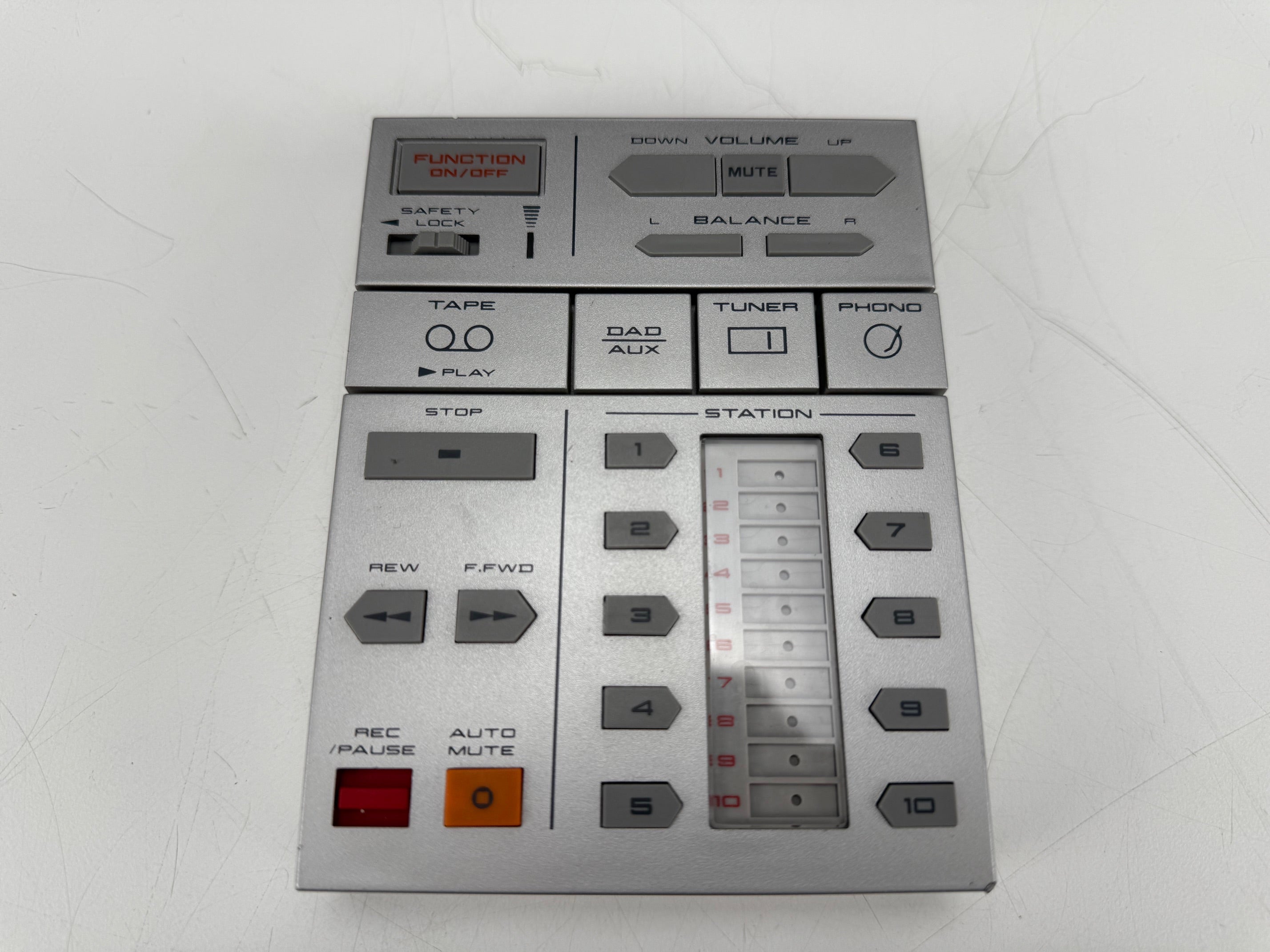 Akai Model FD-3 Hifi composietsysteem - Versterker/tuner/cassette-combinatie