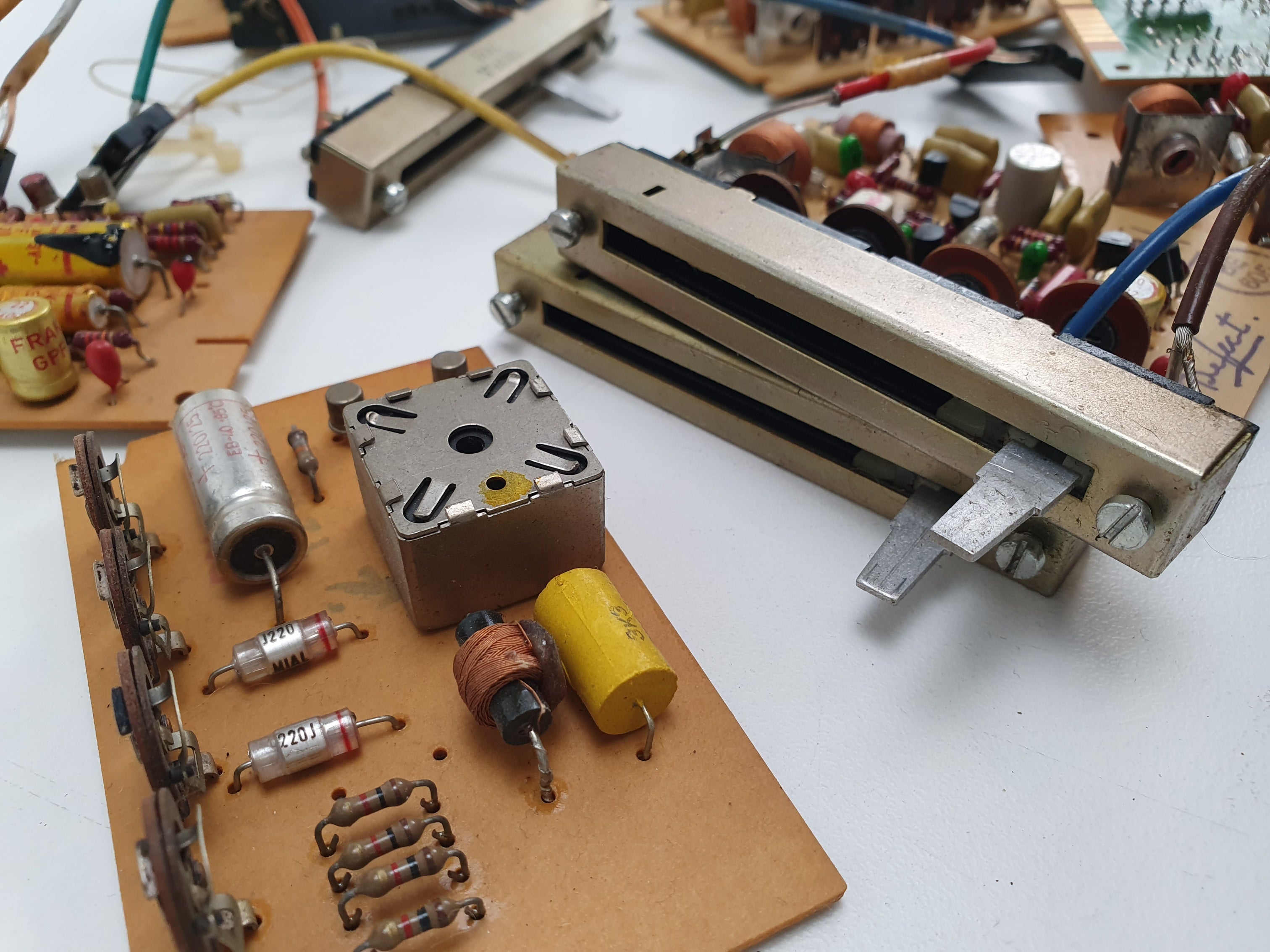 Onderdelen voor Studer Revox A77 recorder - printplaat voor voorversterker, faders etc. - Verkocht zoals ze zijn