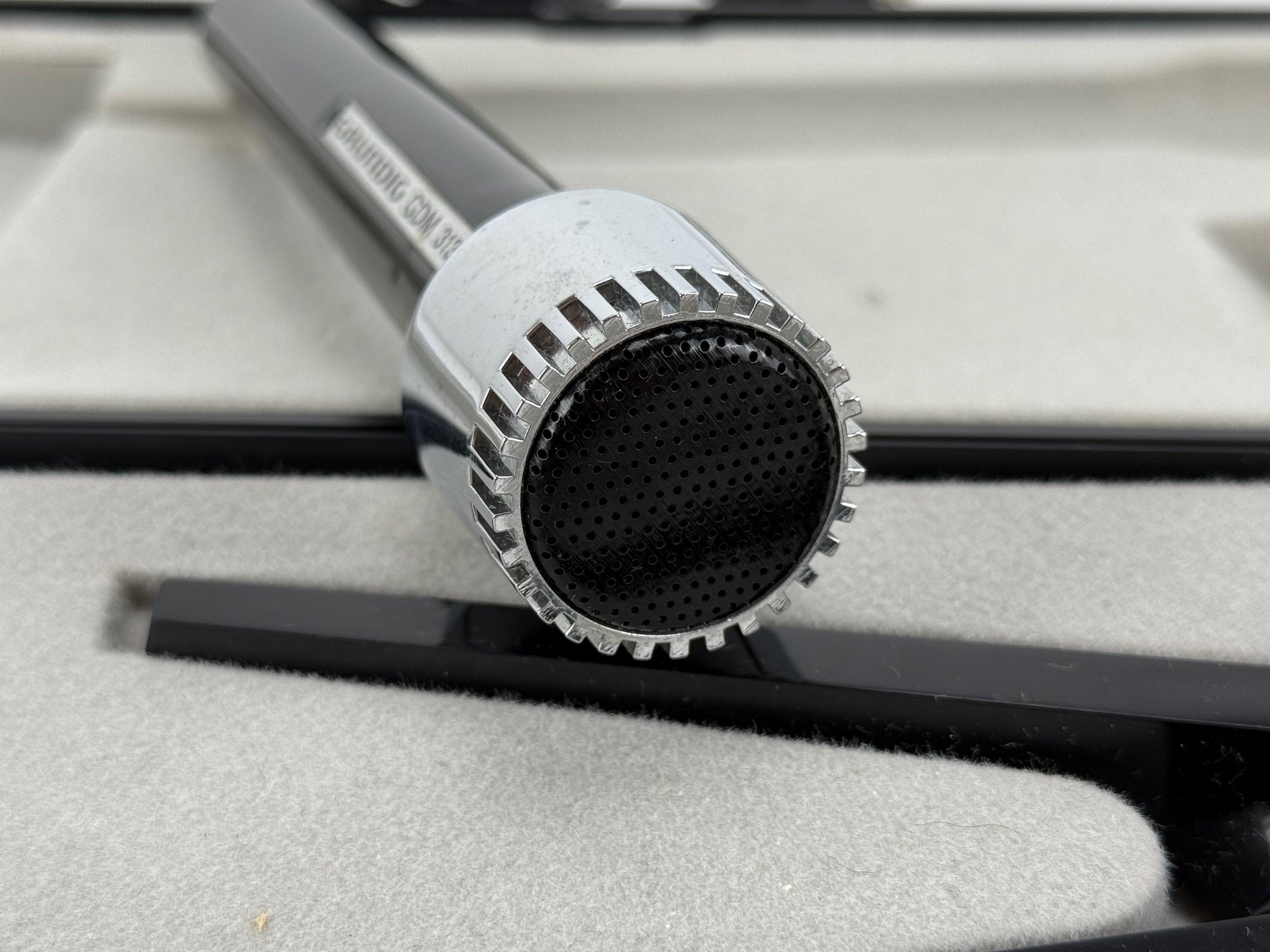 Grundig GDM 313 Dynamic Cardioid Microphone - In box