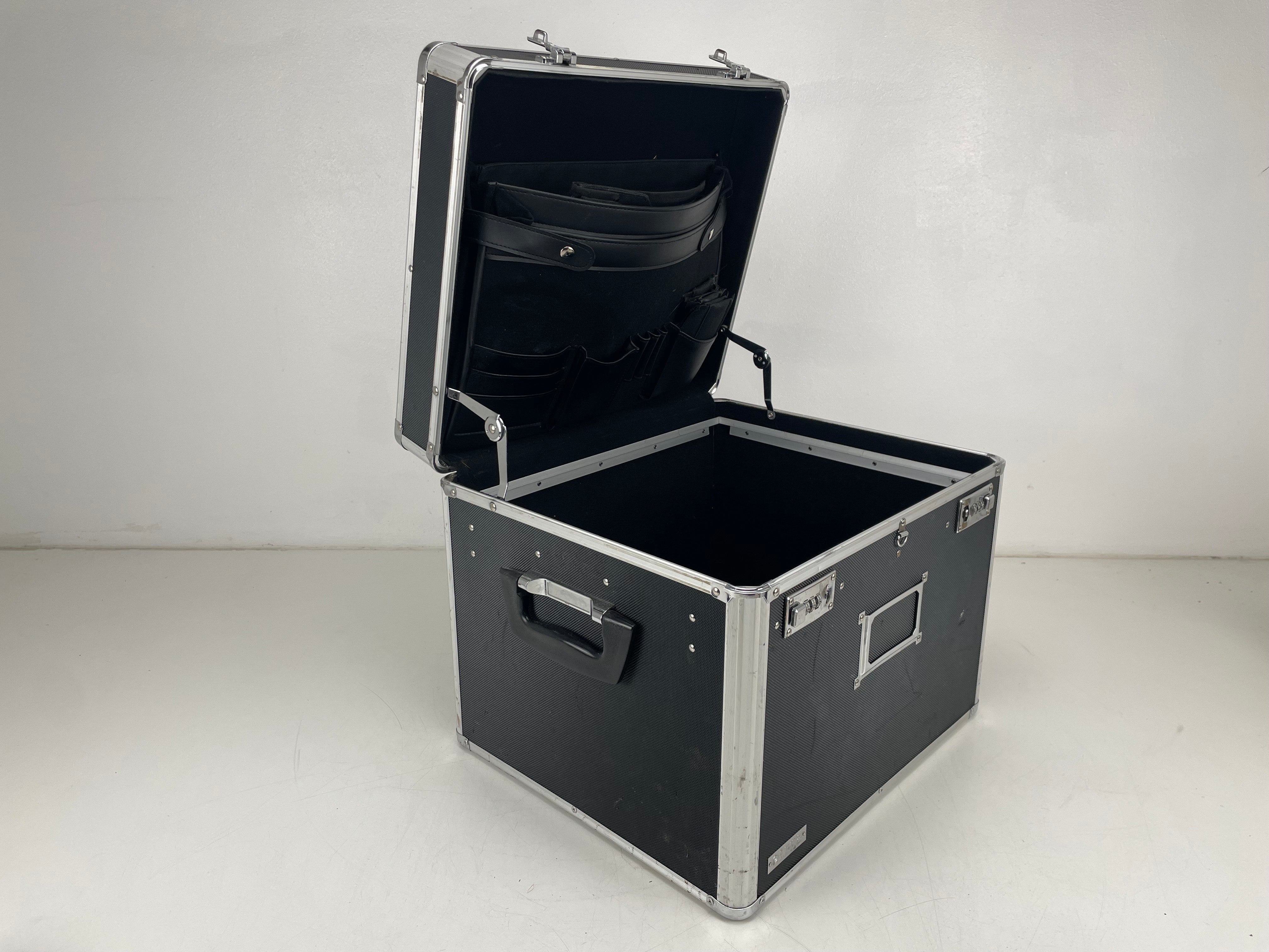 Leitz afsluitbare flightcase met ophangsysteem - PINCODE ONBEKEND