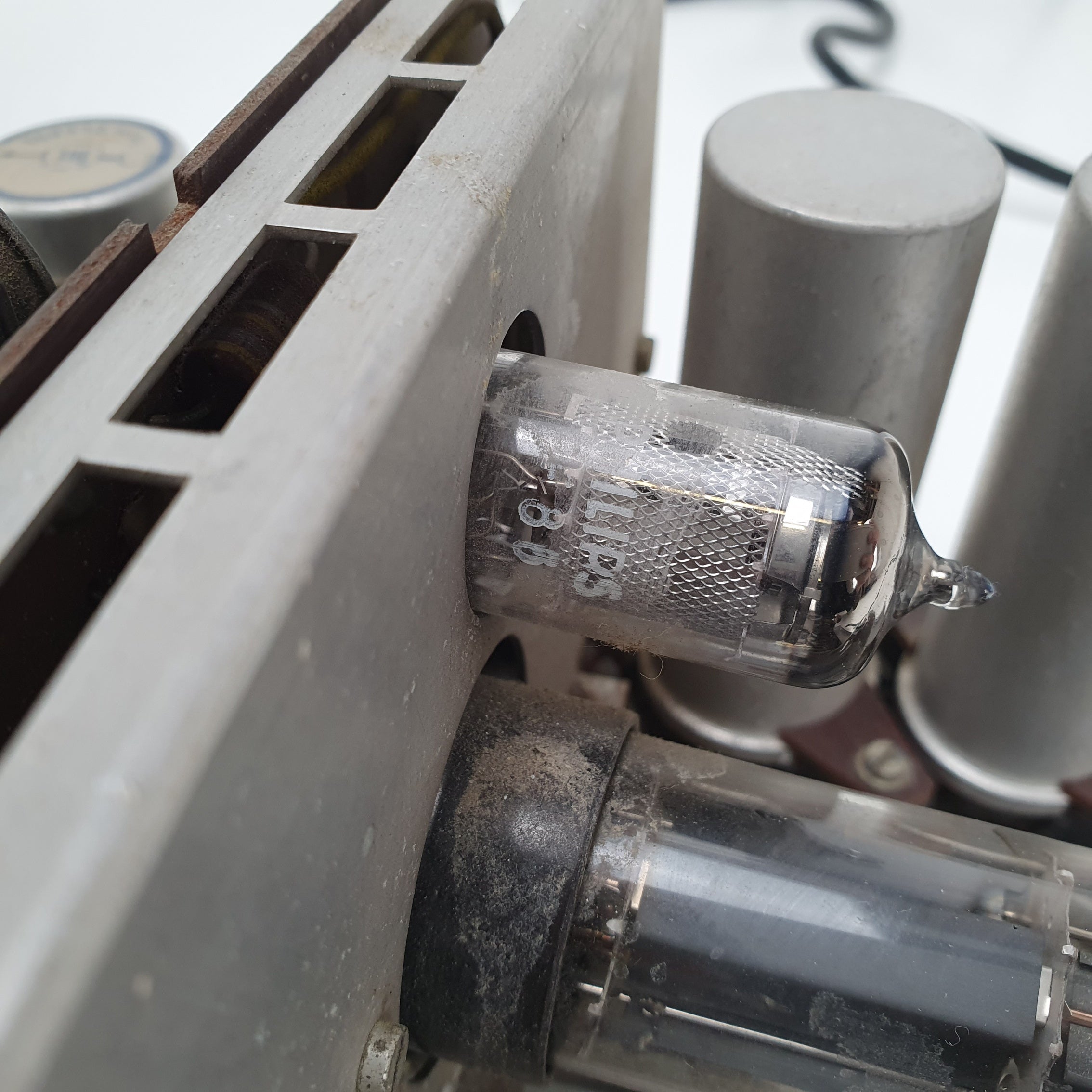 Philips EL 6415 4-kanaals buizenmixer/versterker met EL36- en ECC85-buizen