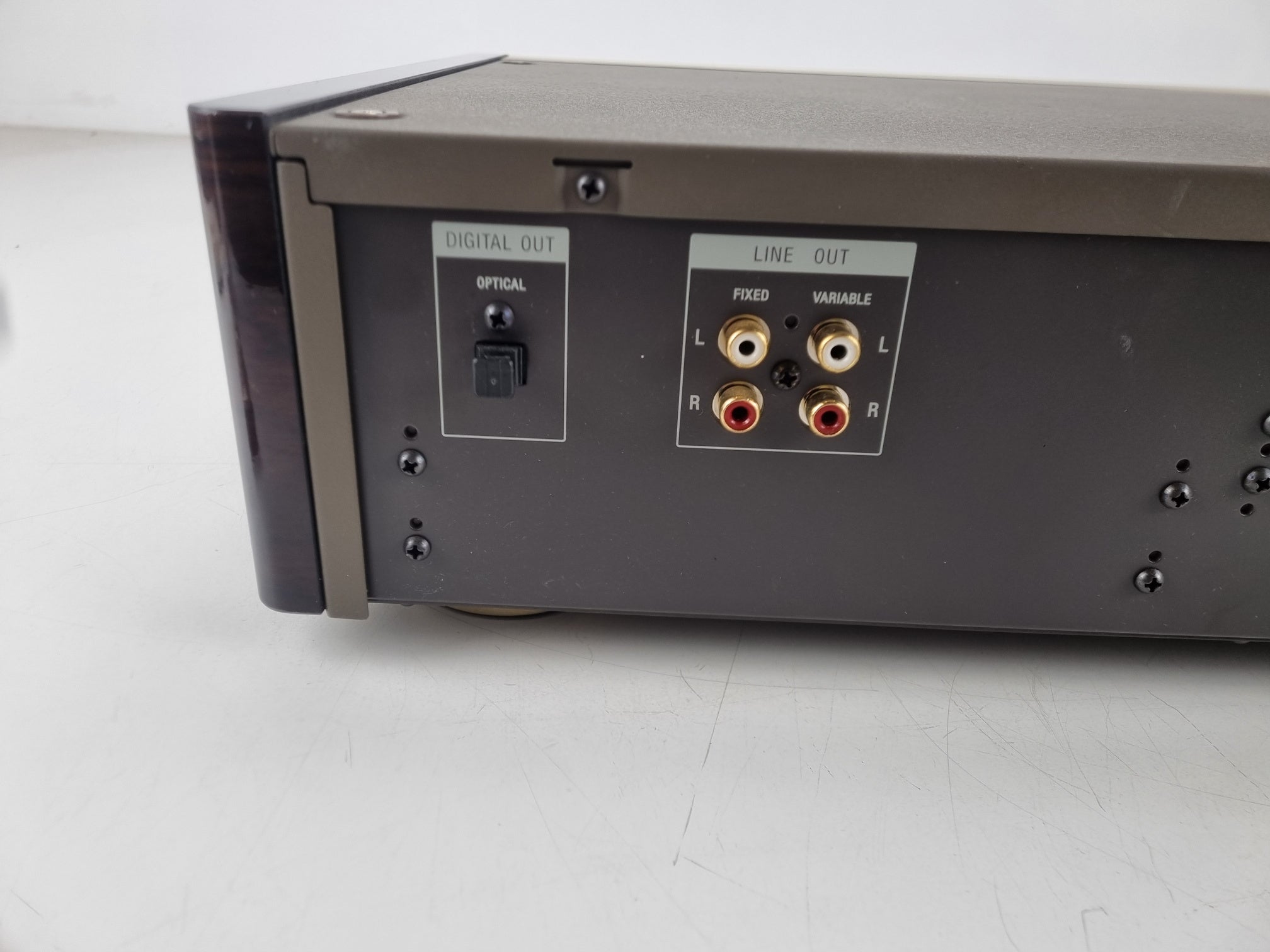 Sony CDP-X555ES cd-speler - Afstandsbediening - Originele doos - Gebruiksaanwijzing - Champagne