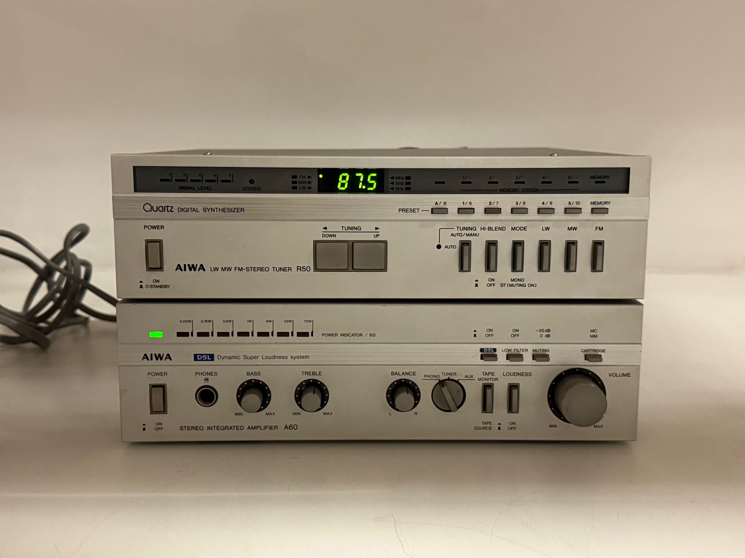 Aiwa R50 FM-stereo tuner / A60 stereo geïntegreerde versterkerset