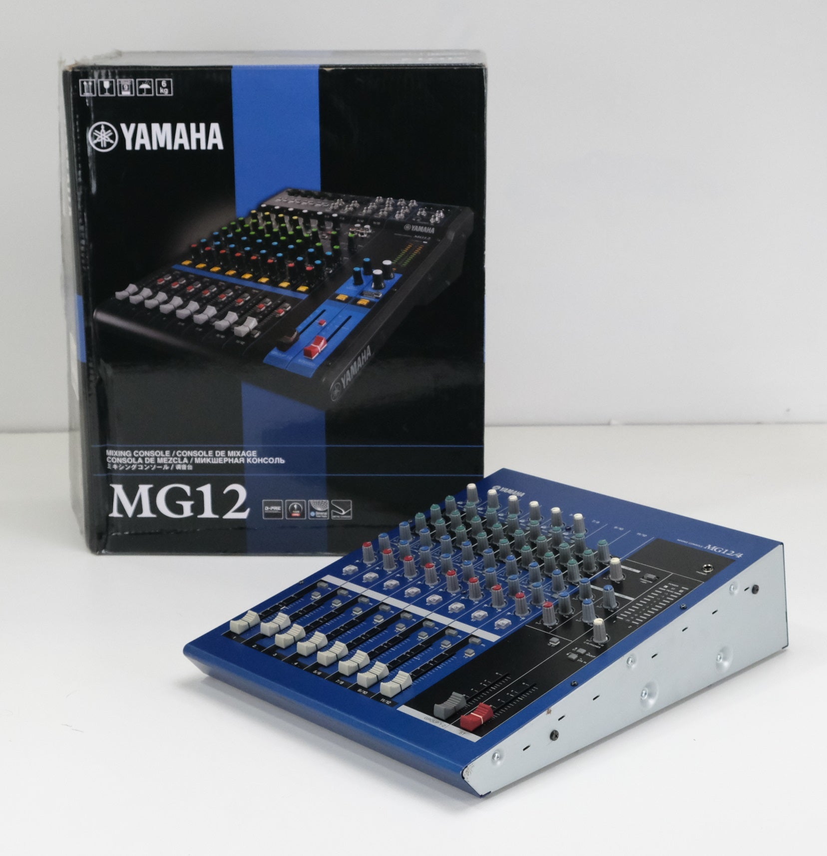 Yamaha MG12/4 - 8 channel Mixer in box