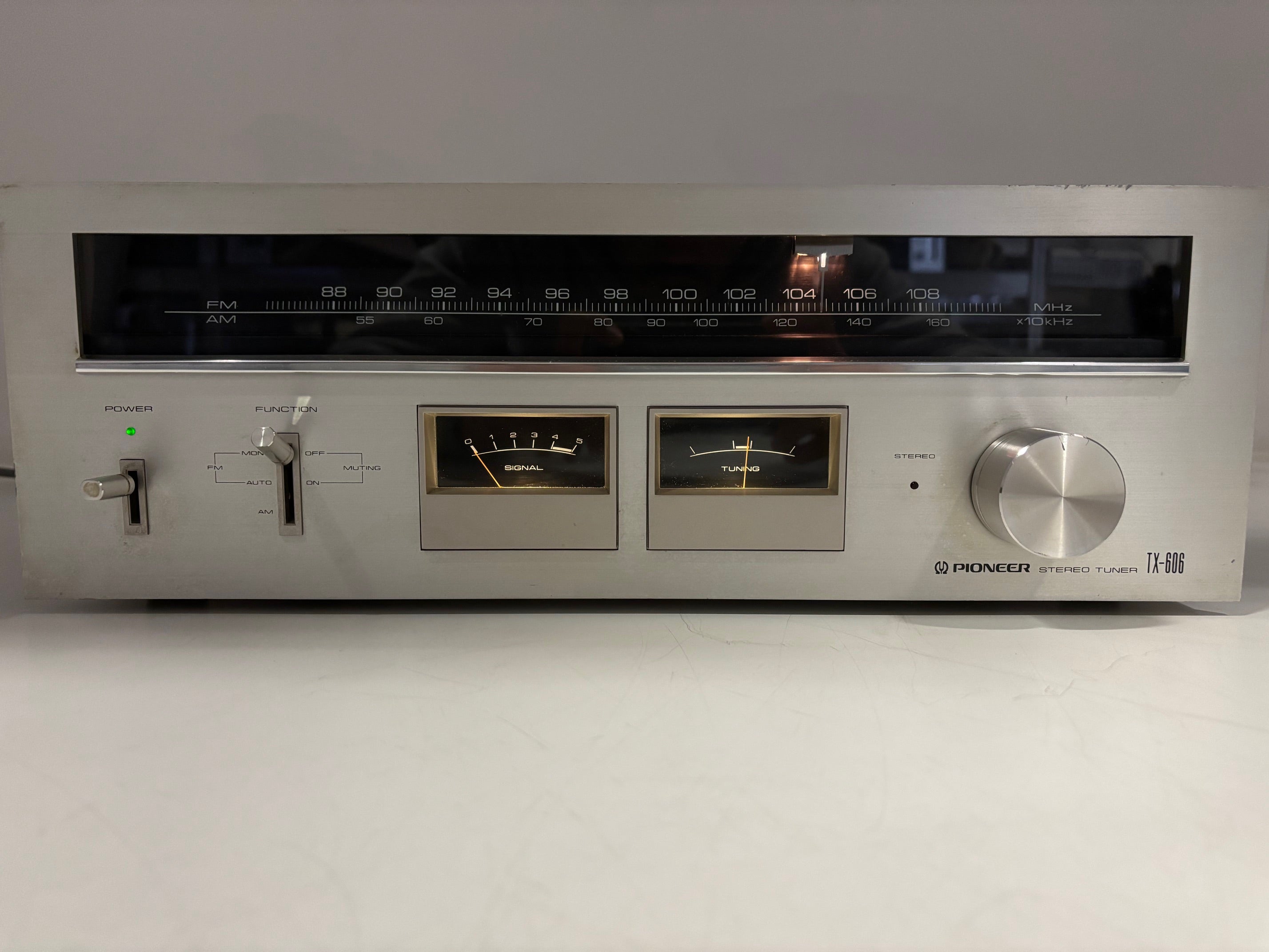 Pioneer TX - 606 stereo tuner