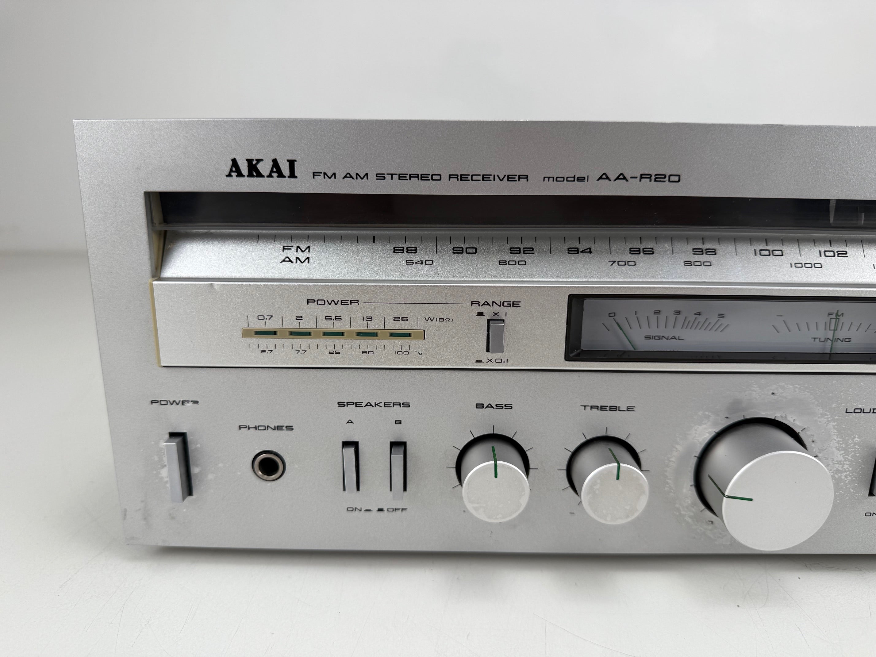 Akai AA-R20 stereo-ontvanger - Nieuwe lampen