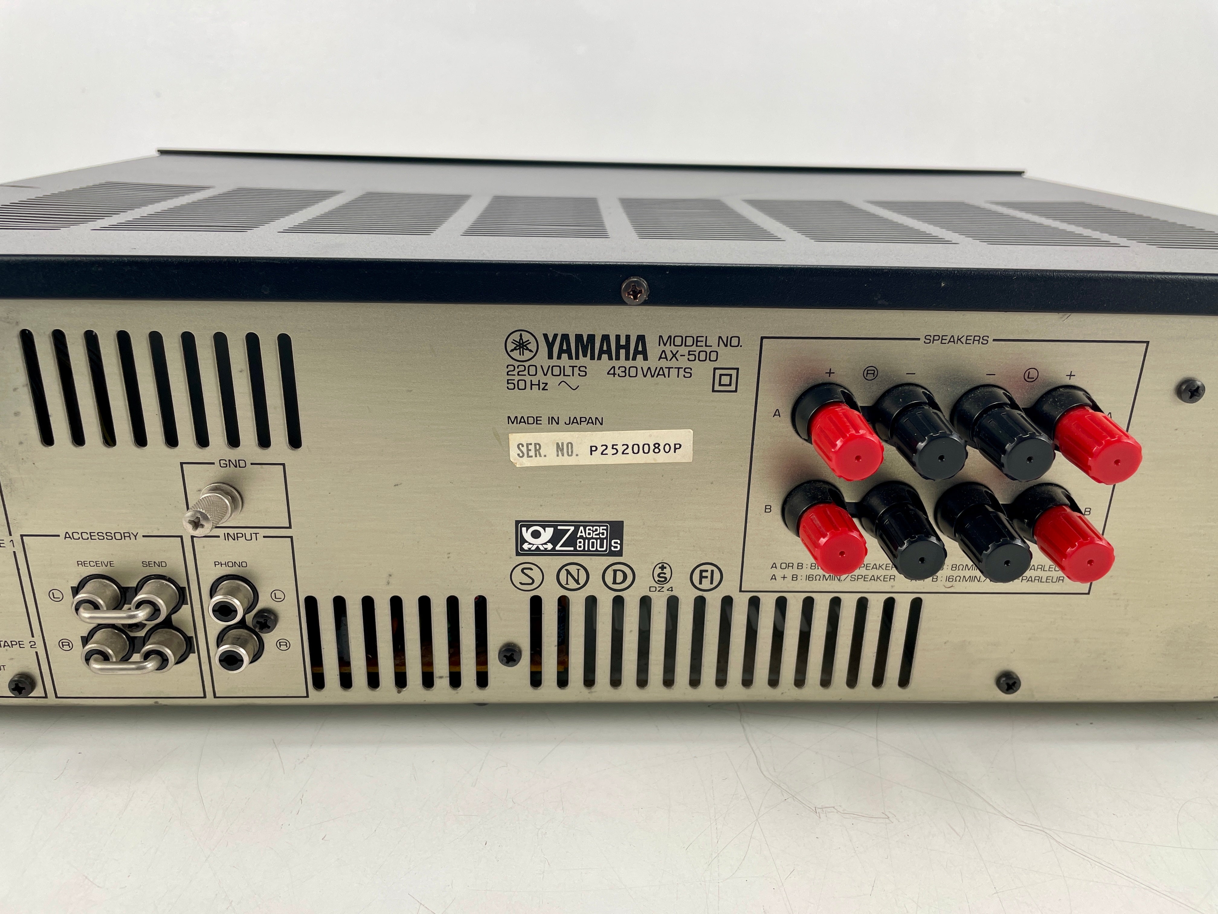 Yamaha AX-500 stereo versterker - Onderhoud/Revisie van condensatoren