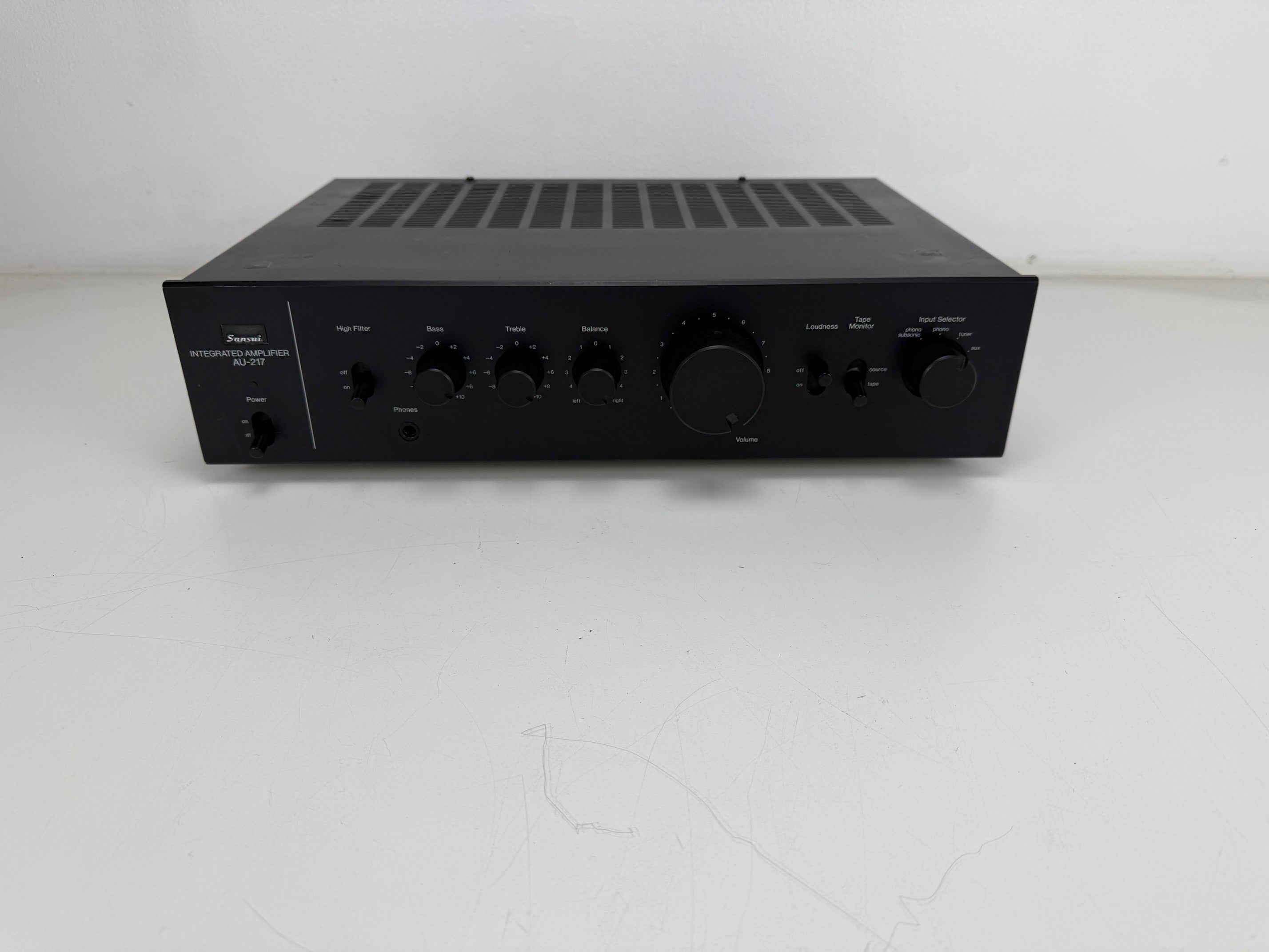 Sansui AU-217 geïntegreerde versterker