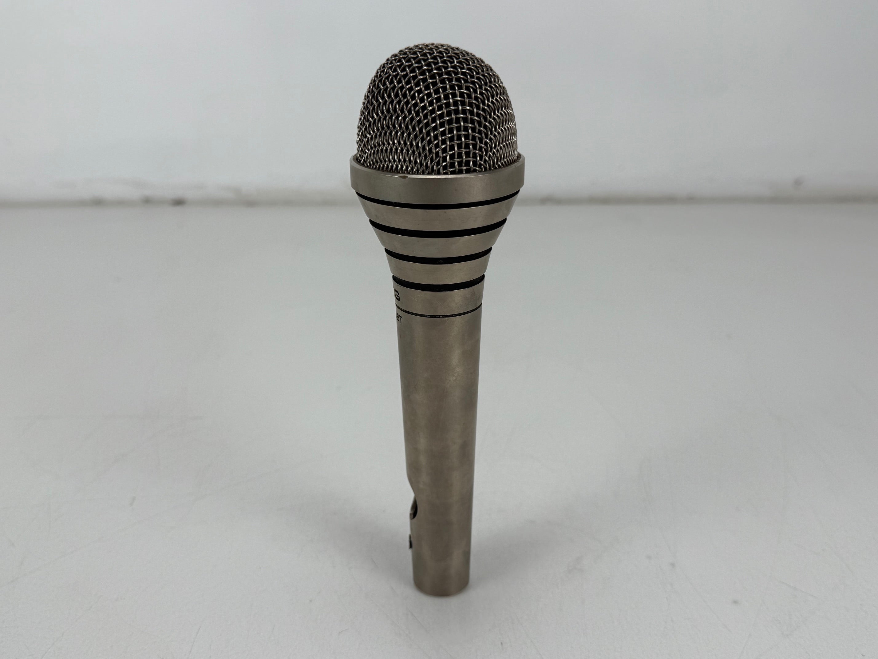 AKG D330BT dynamische hypercardioïde microfoon met etui