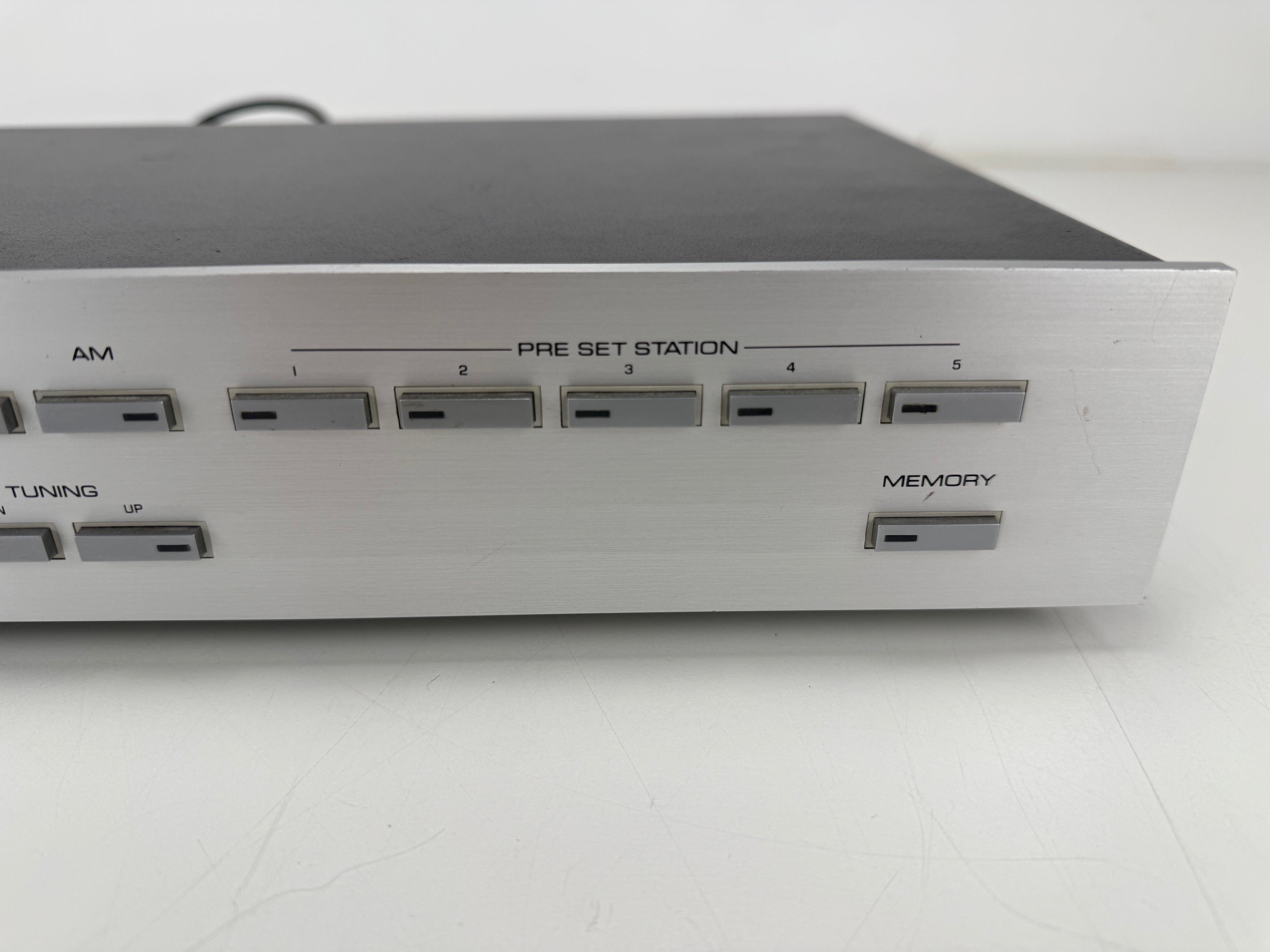 Yamaha T - 760 Natural Sound AM/FM Stereo Tuner - Fully Working