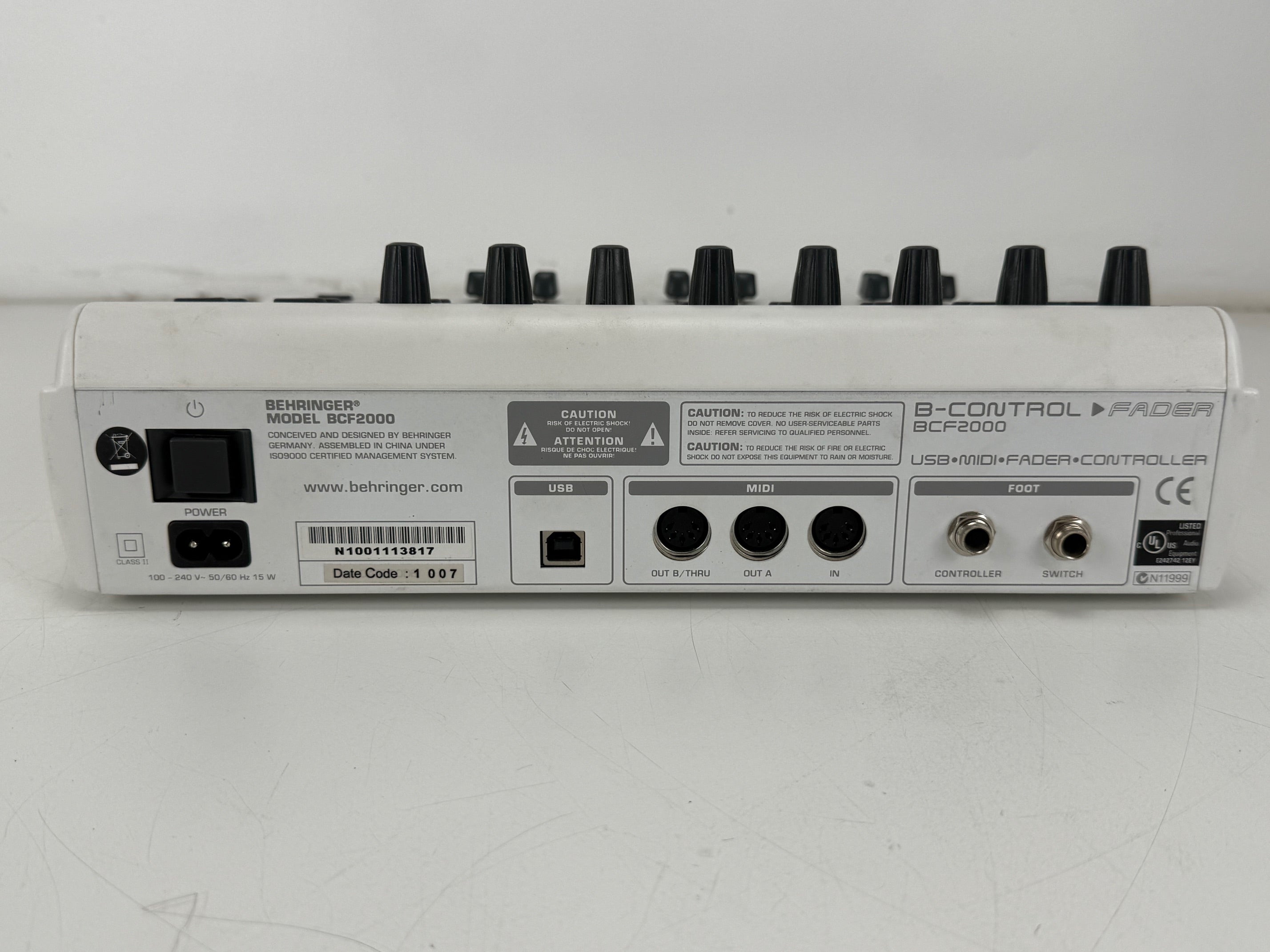 Behringer BCF2000 8-kanaals gemotoriseerde fader mixer/MIDI-controller