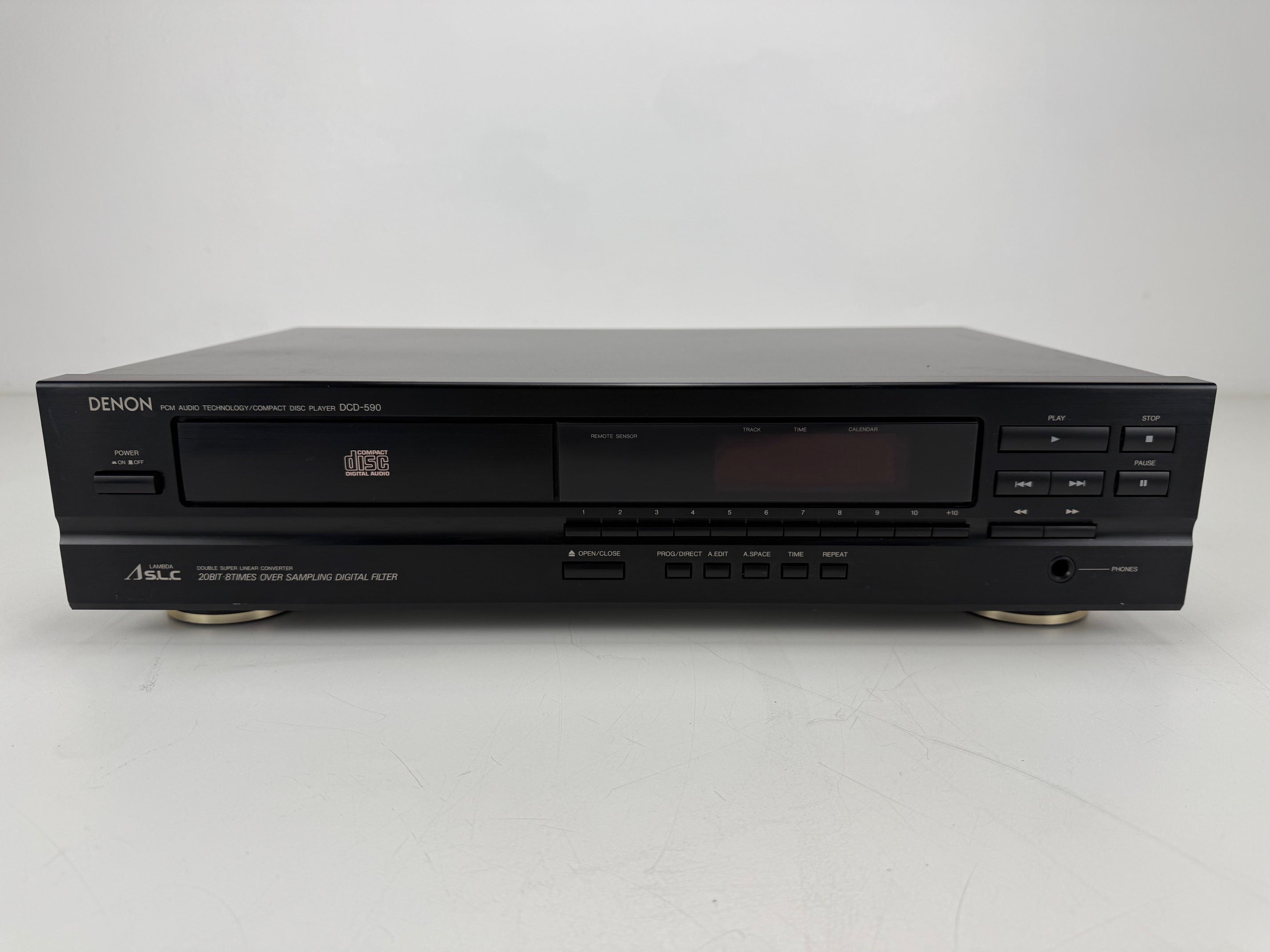 Denon DCD - 590 PCM Audio Technology / Compact Disc Player