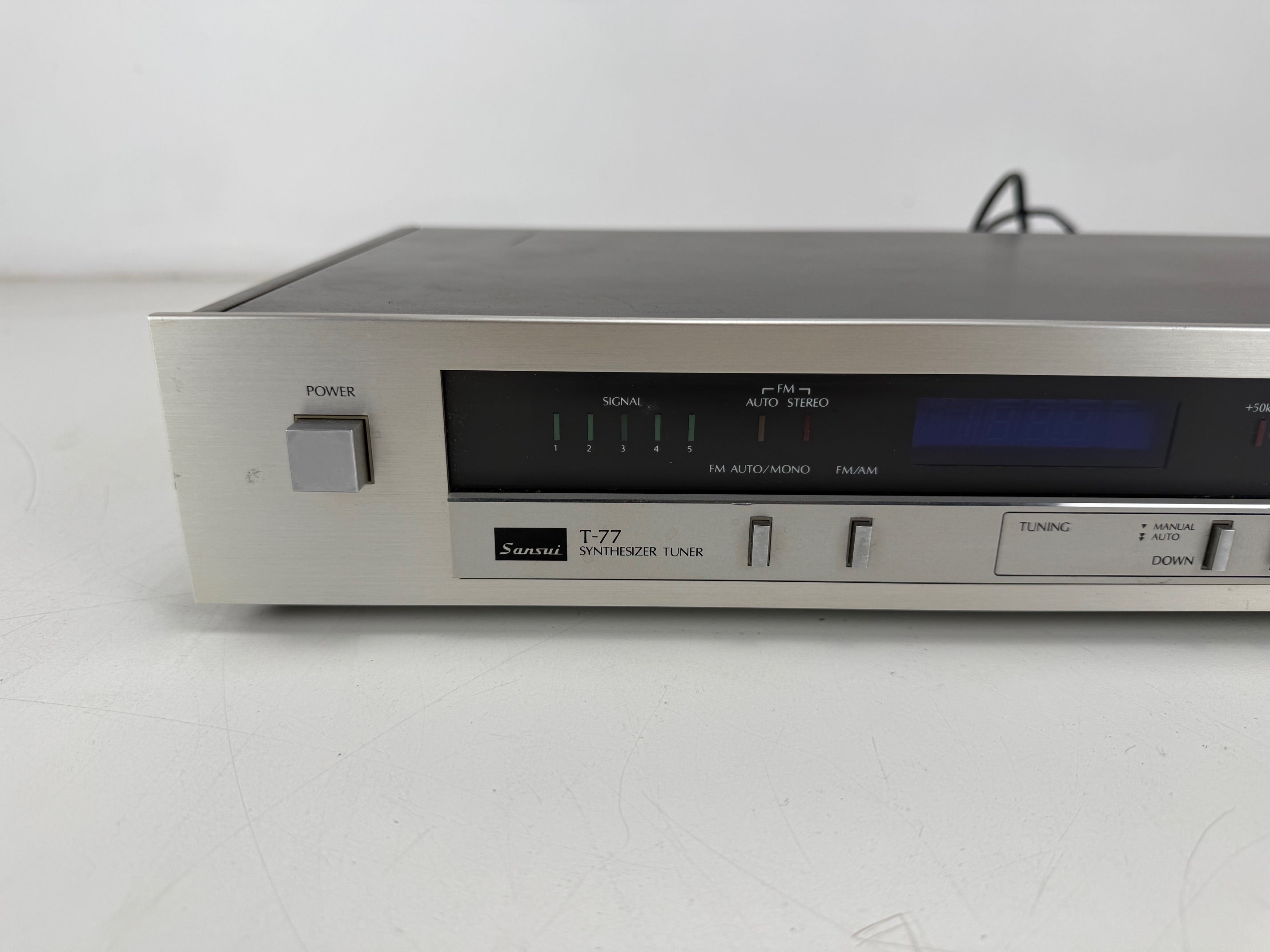 Sansui T-77 Synthesizer Tuner
