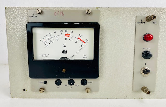 Siemens Sitral C71249-A76-A6 Pro Audio Stereo VU-meterset - Inclusief N224-voeding