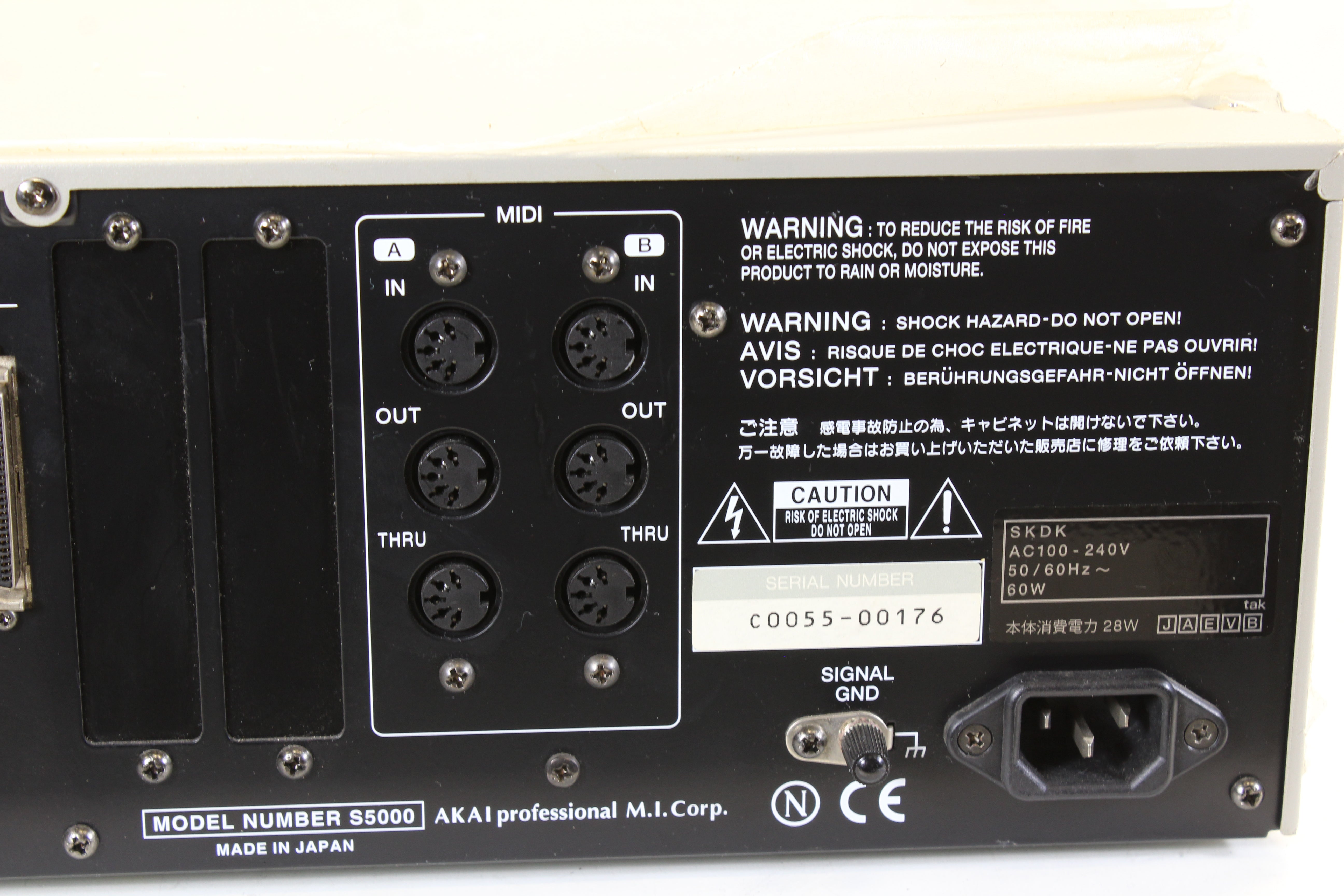 Akai S5000 Sampler met gebruikershandleidingen