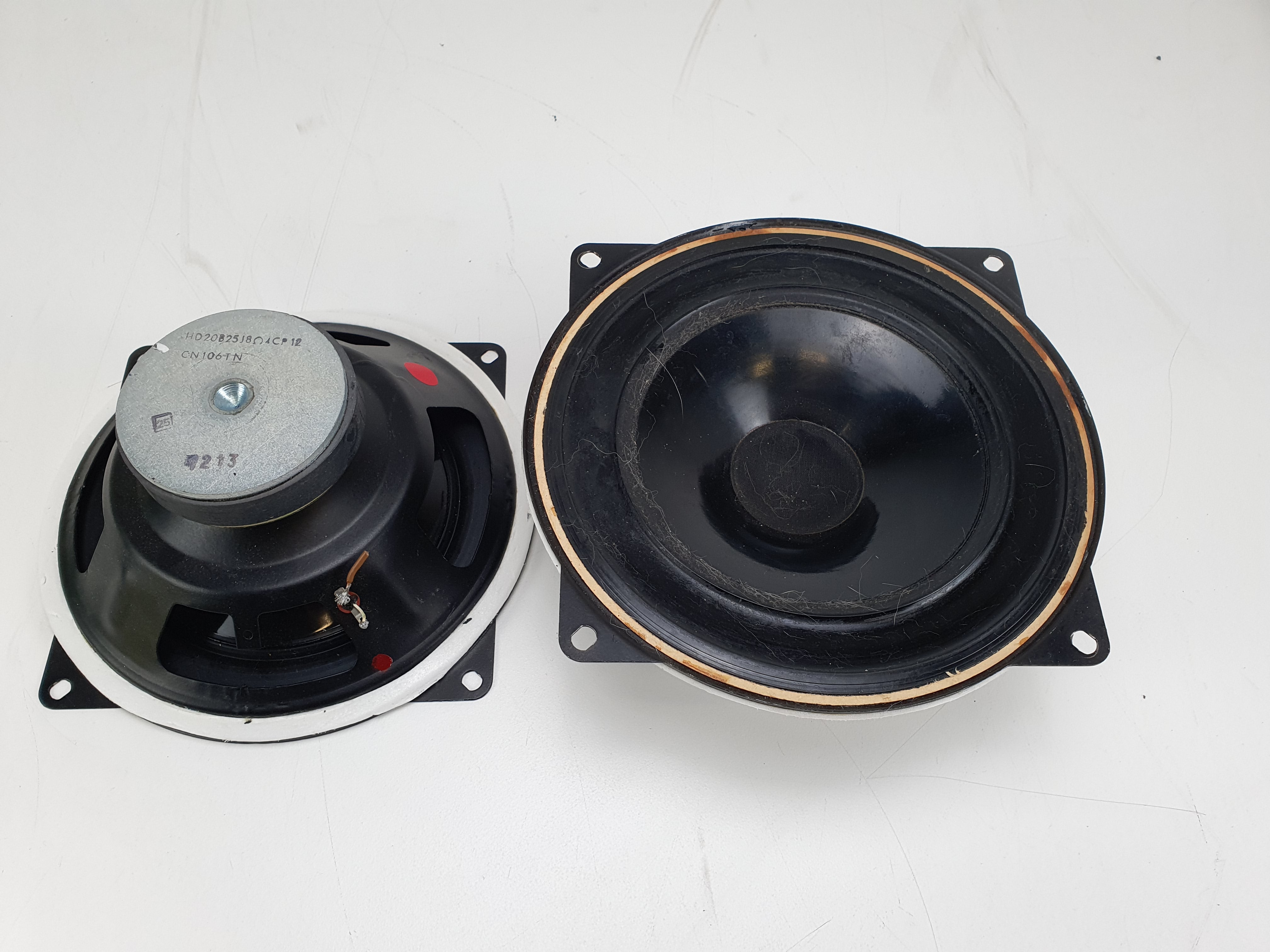 Polydax 8" vintage luidspreker - HD20 B25J - 8 Ohm - Verkocht als set van twee - Getest en werkend