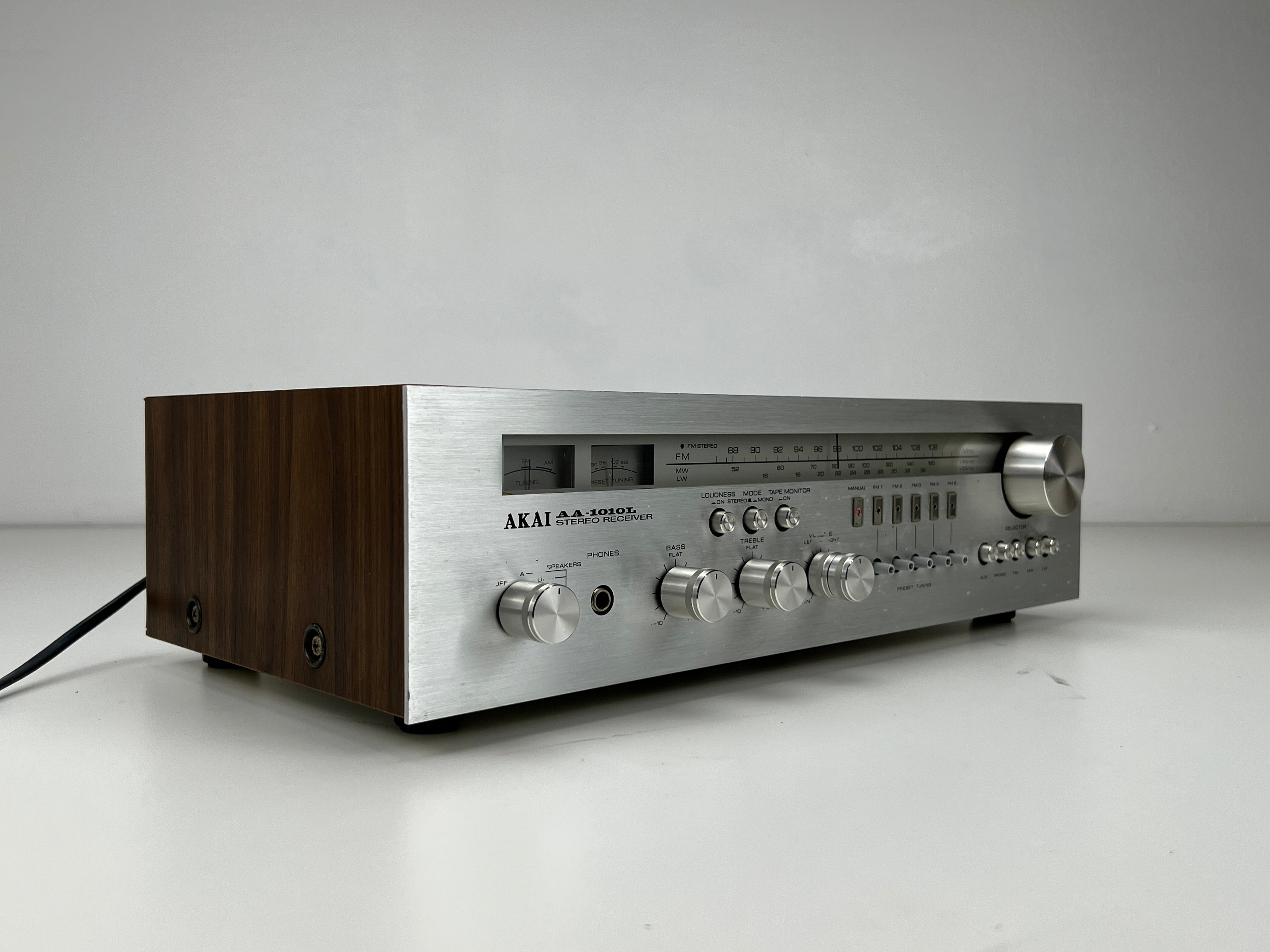 Akai AA-1010L - Vintage stereo-ontvanger