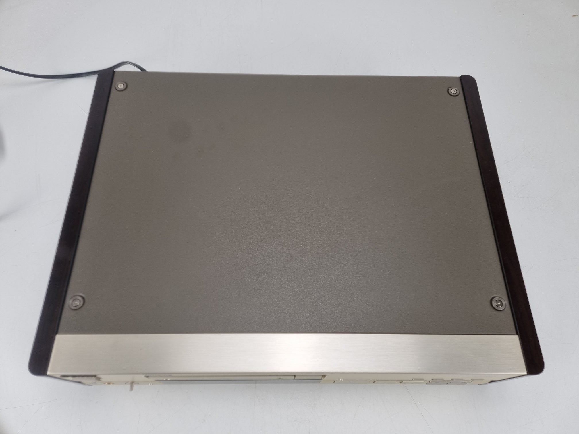 Sony CDP-X555ES cd-speler - Afstandsbediening - Originele doos - Gebruiksaanwijzing - Champagne