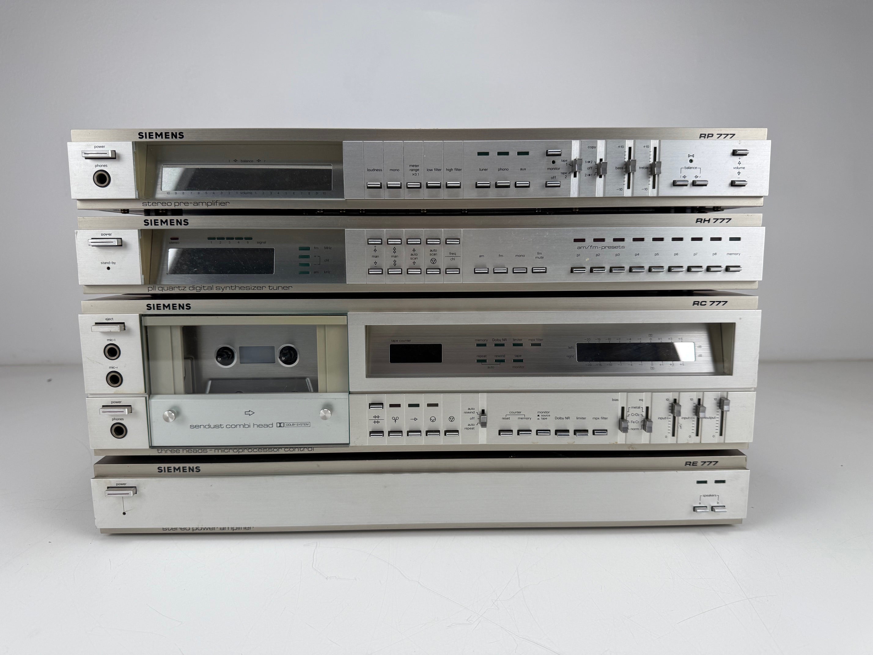 Siemens RP777 Pre-Amp / RH777 Tuner / RC777  Cassette Deck / RE777 Power Amp