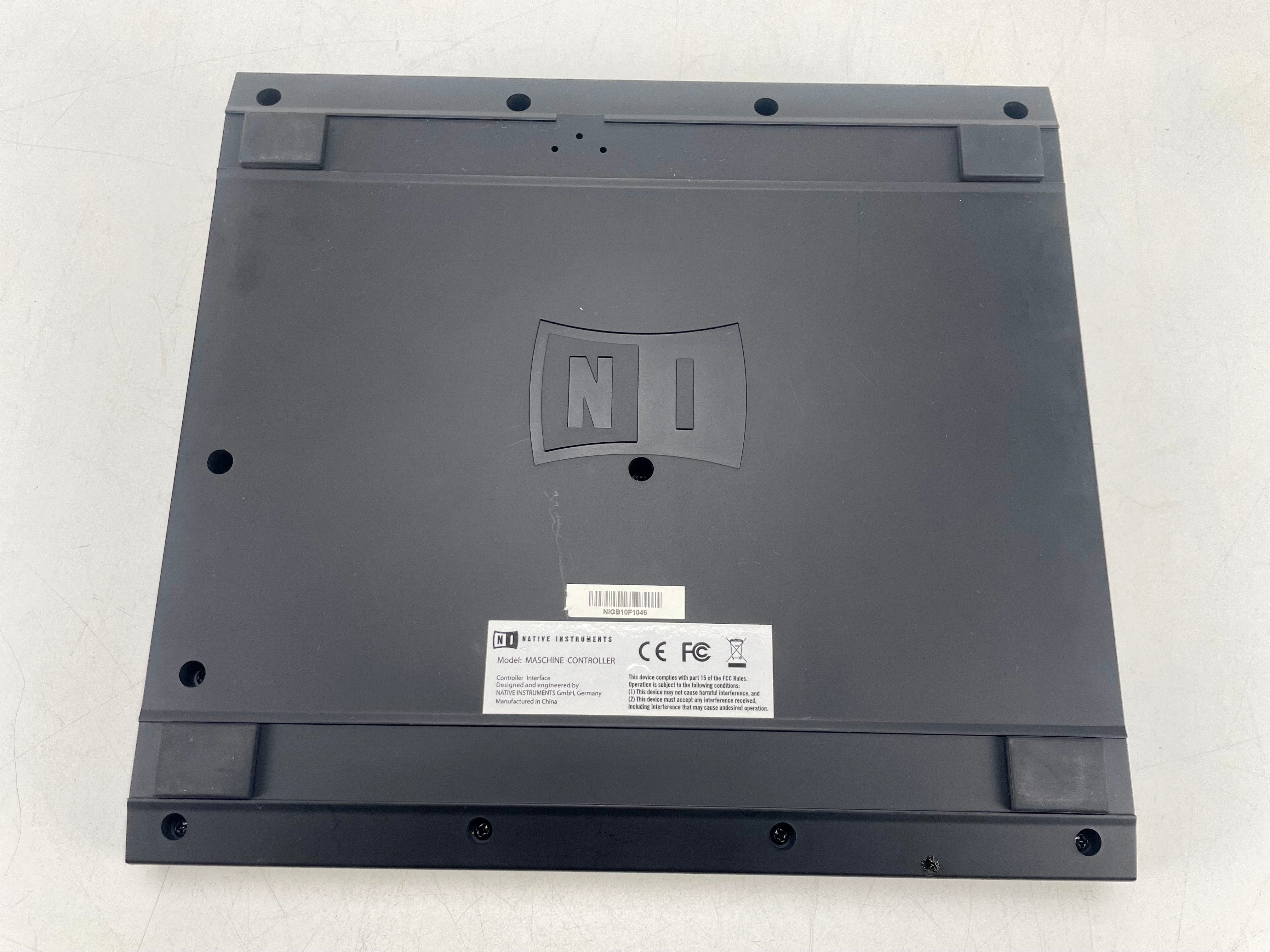 Native Instruments Maschine-Drumcomputer With CD - MK1 - Midi controller