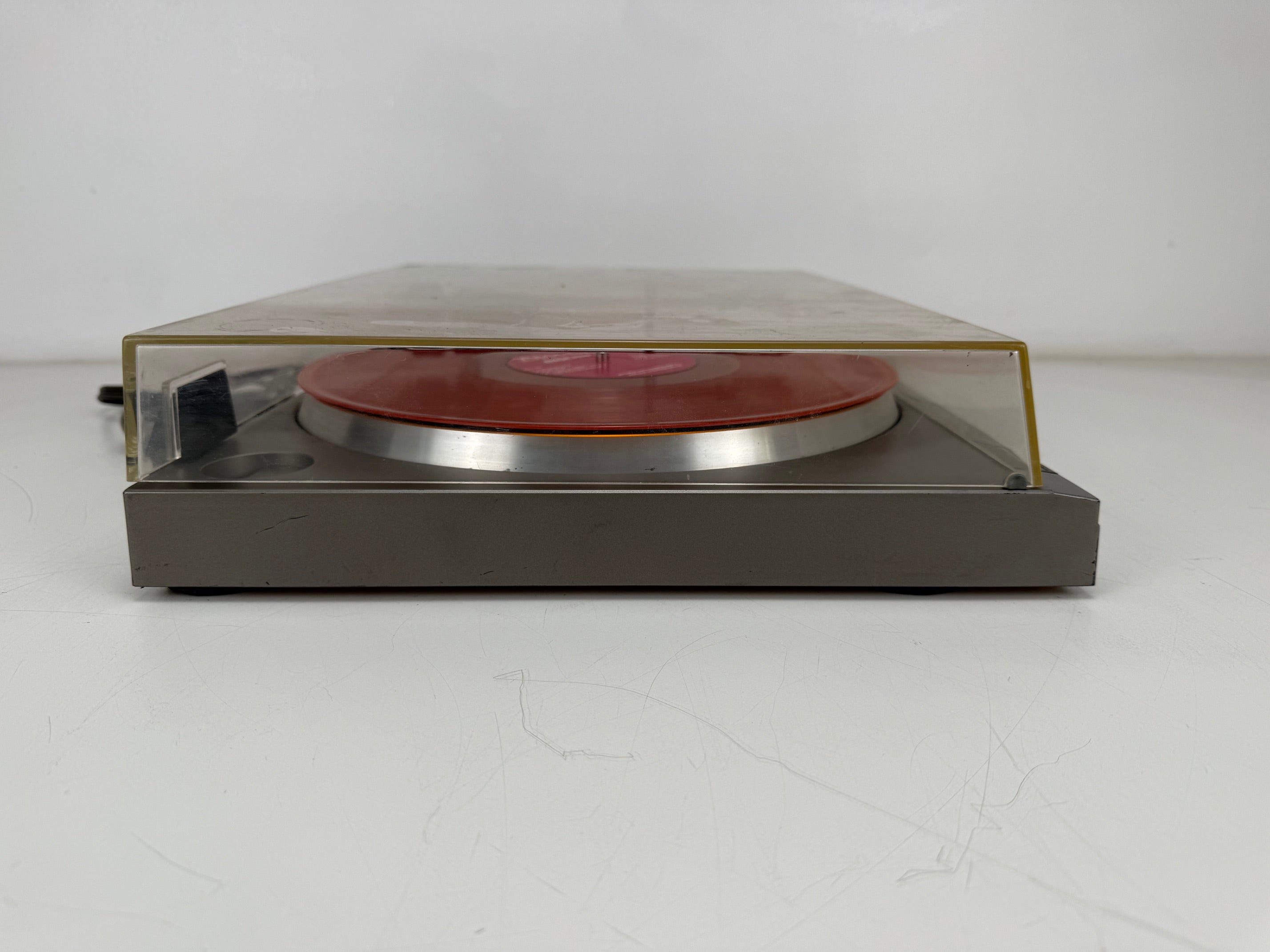 Akai AP-D210 Direct Drive draaitafel met nieuwe cartridge - Parelgrijs