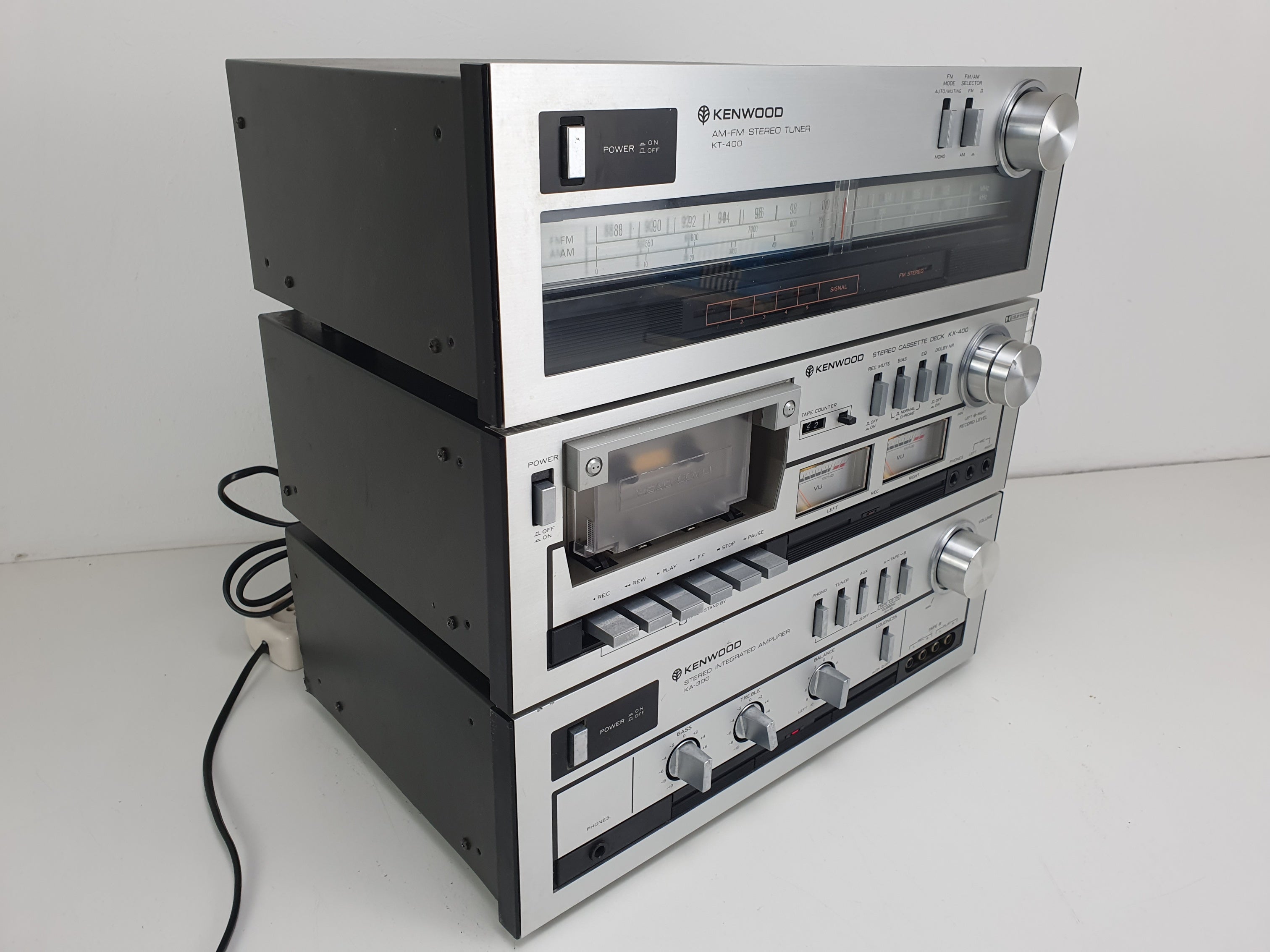 Kenwood KA-300 versterker - KX-400 cassettedeck - KT-400 tuner - Nette, onderhouden set