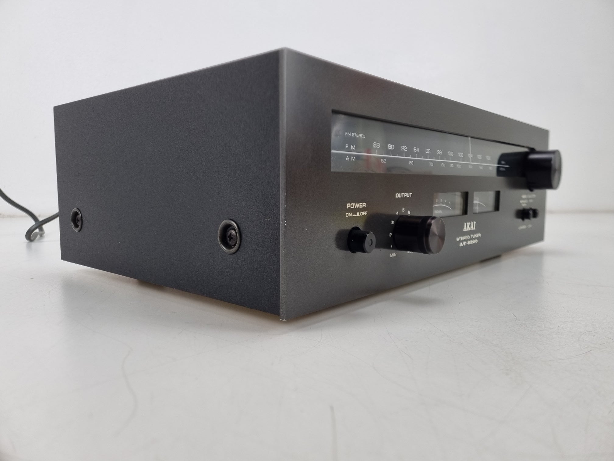 Akai AT-2200 - Vintage tuner met nieuwe verlichting - Zwart