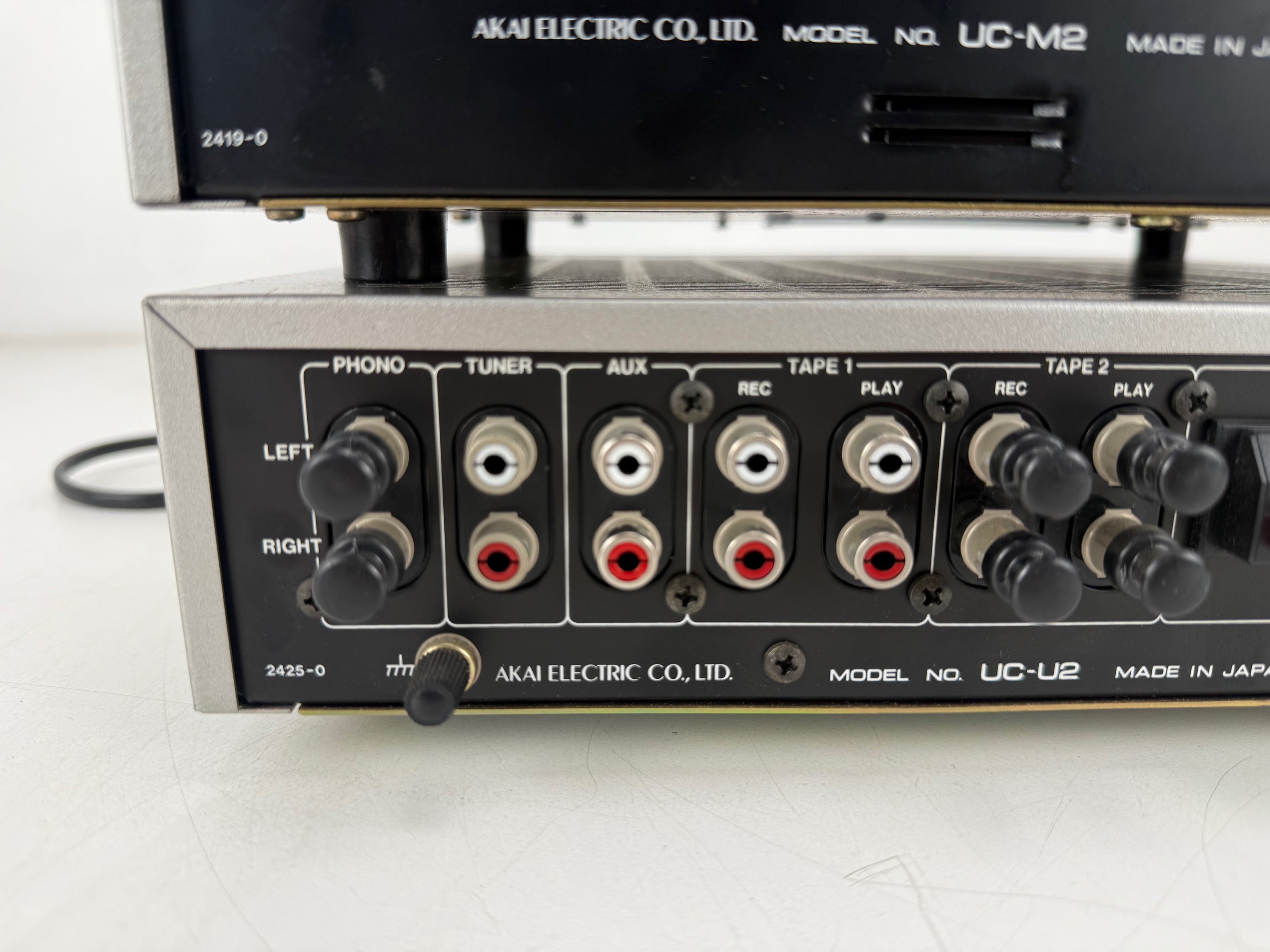 Akai UC-M2 stereo cassettedeck / UC-U2 stereo geïntegreerde versterkerset