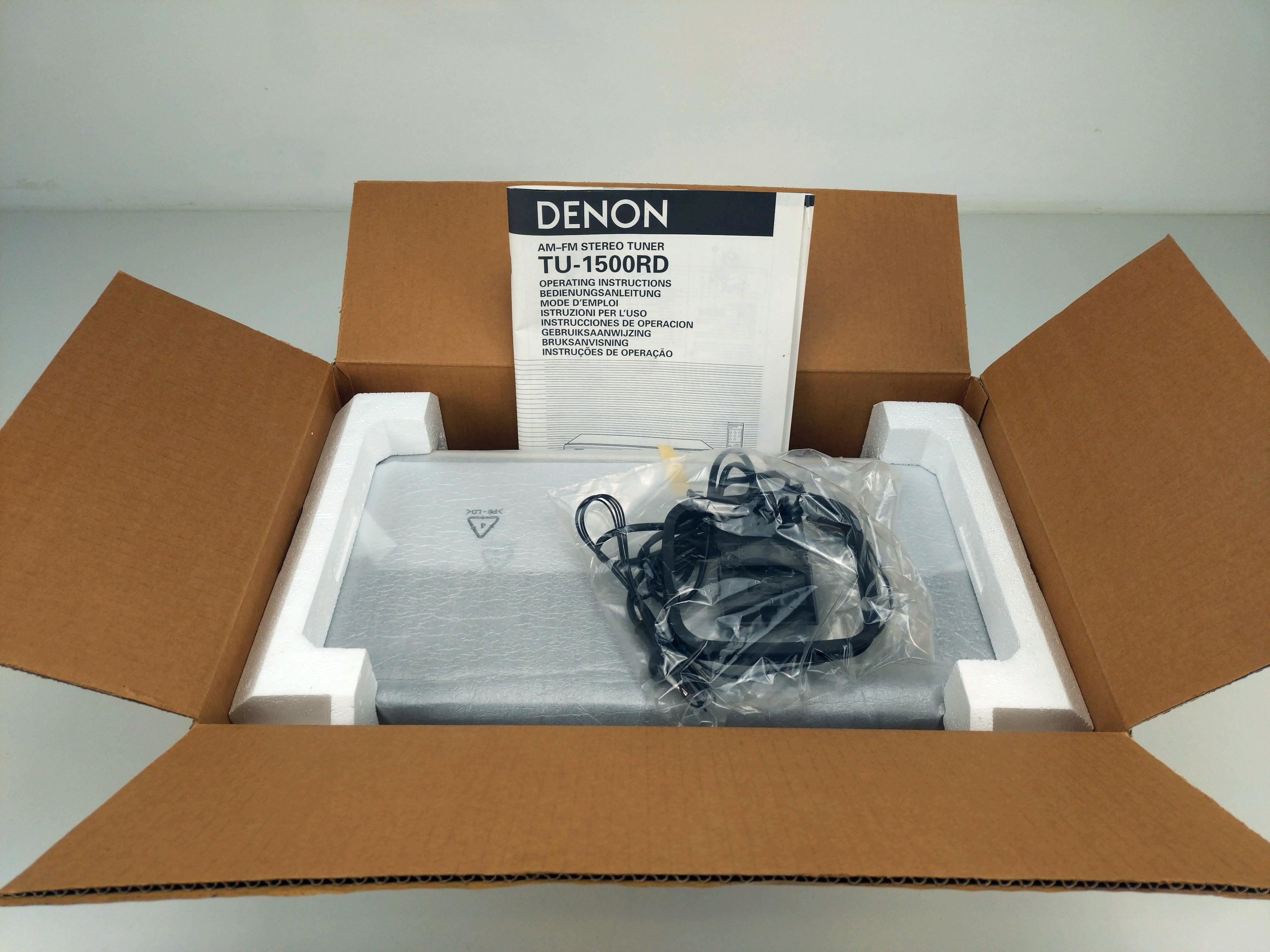 Denon TU-1500RD AM-FM Stereo Tuner in original box in mint condition