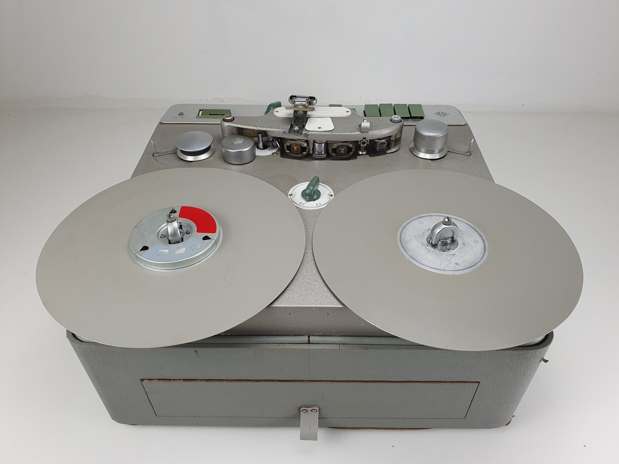 Telefunken M5B stereo bandrecorder in koffer met beschermfolie en handleiding - Onderhoud uitgevoerd