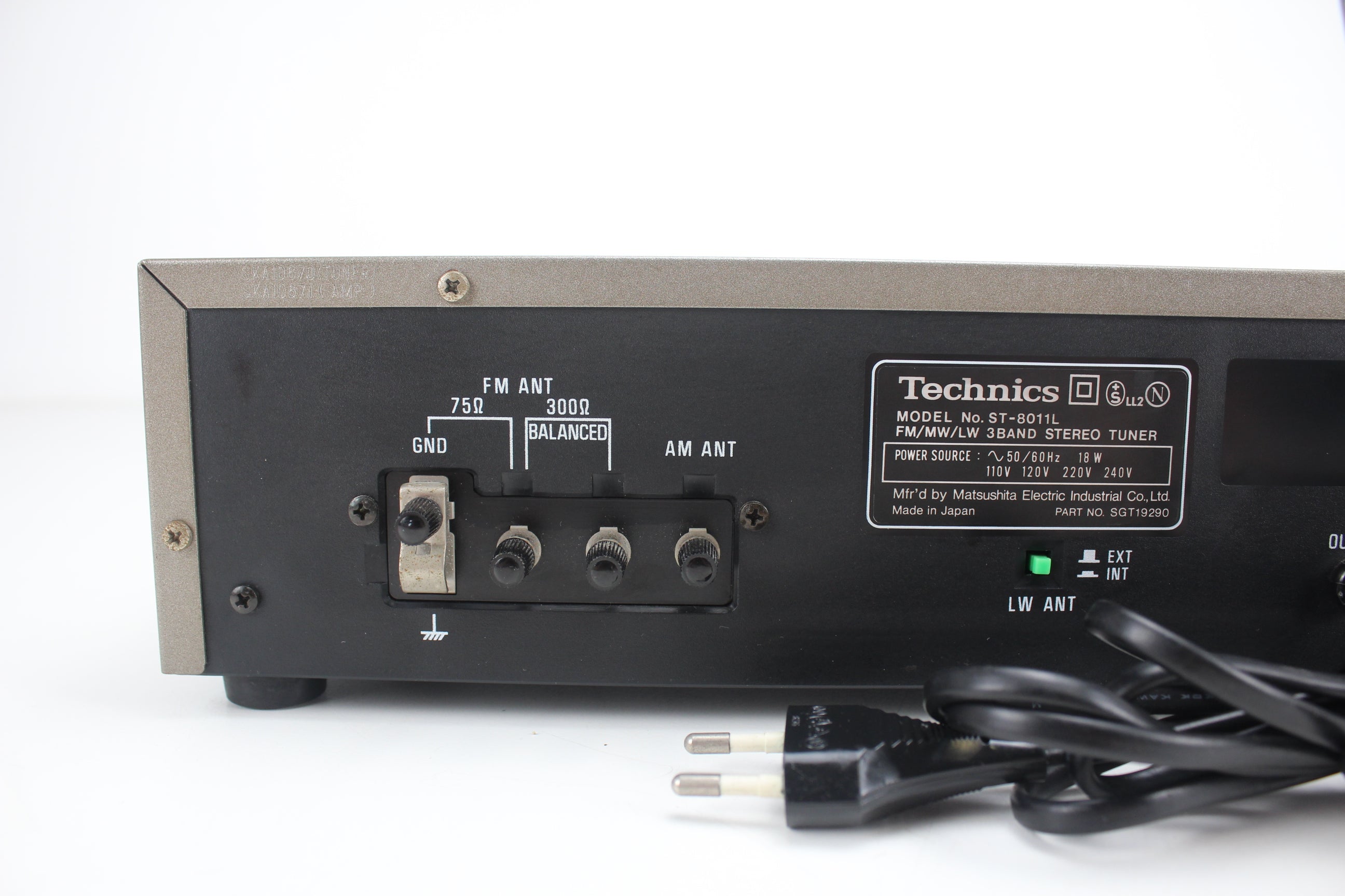 Technics 3-bands stereo tuner ST-8011L