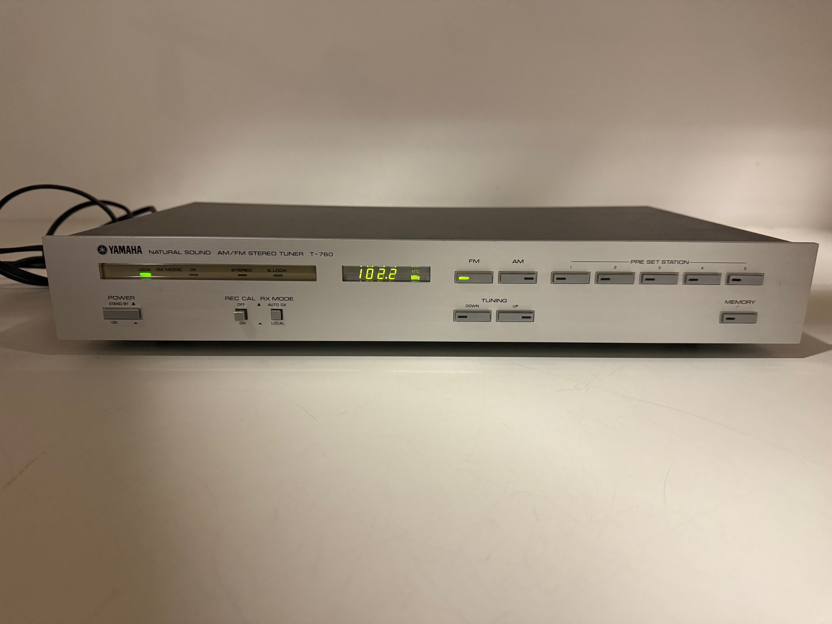 Yamaha T - 760 Natural Sound AM/FM Stereo Tuner - Fully Working