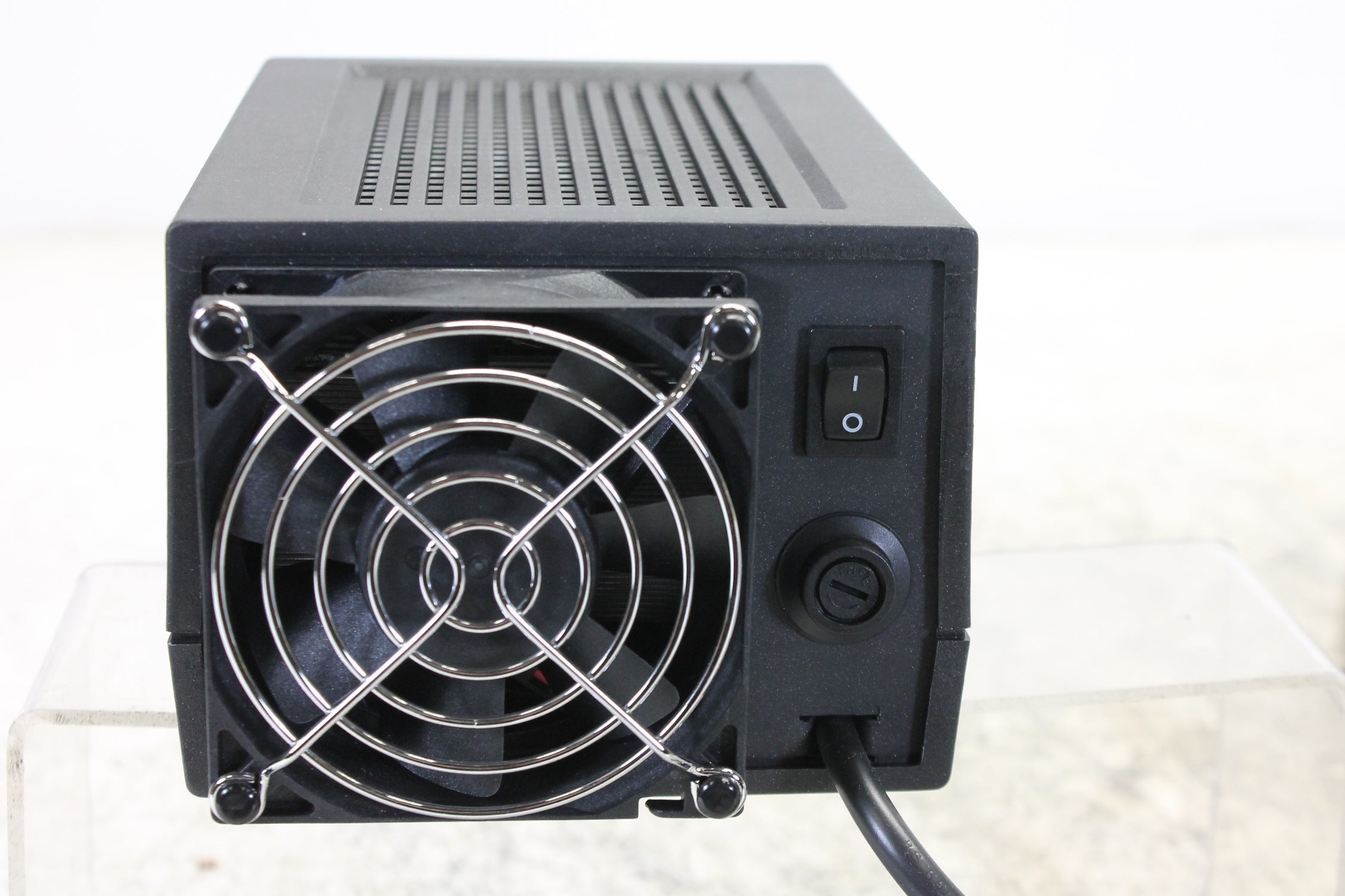 Kert KAT10 Power supply 230 VAC to 12v/13.8v in box