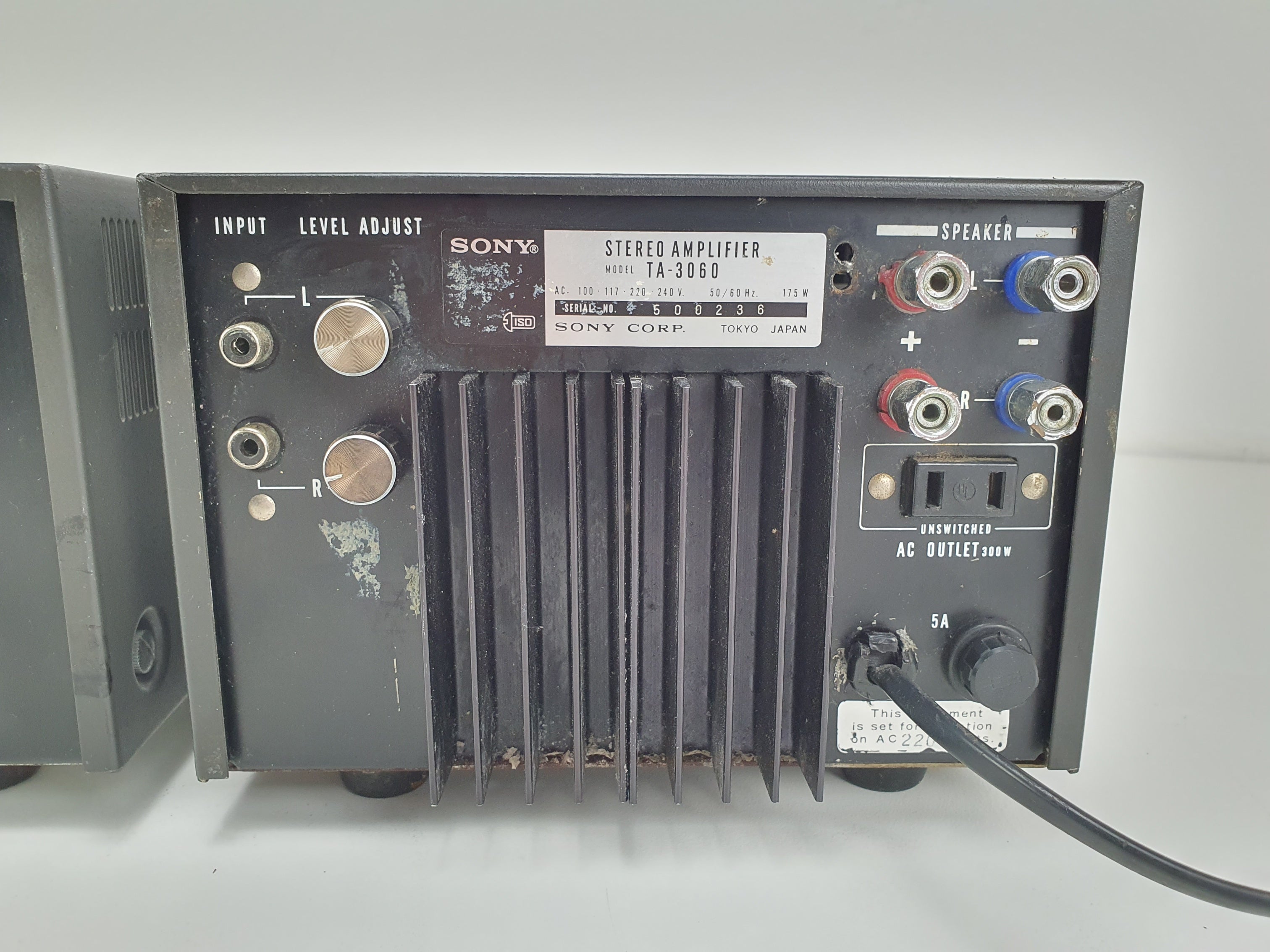 Sony 3060  Amplifier (fully serviced) - 4300  Pre-amplifier - Nice set