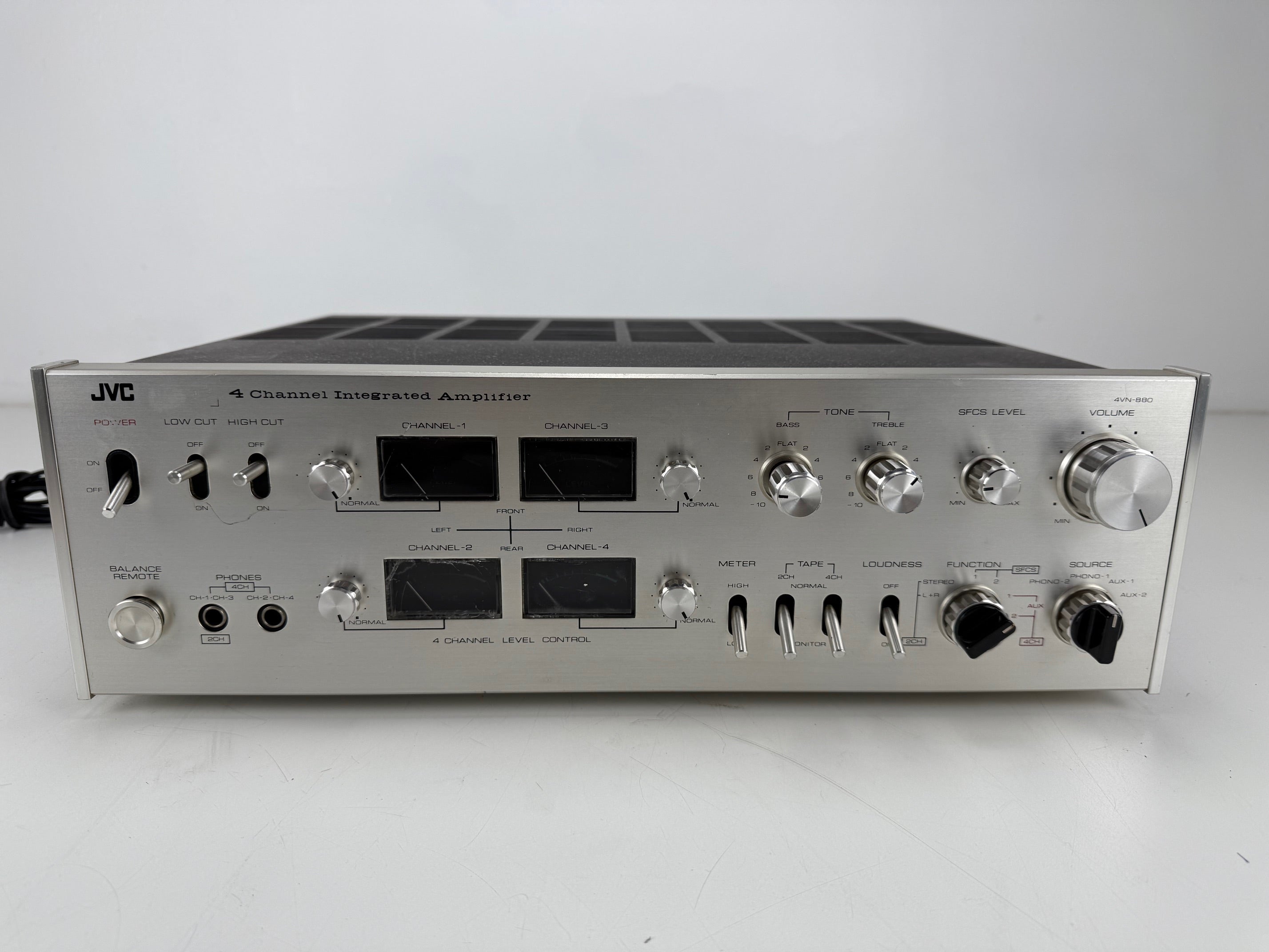 JVC 4VN - 880 4-kanaals geïntegreerde versterker - gereviseerd/condensatoren vervangen